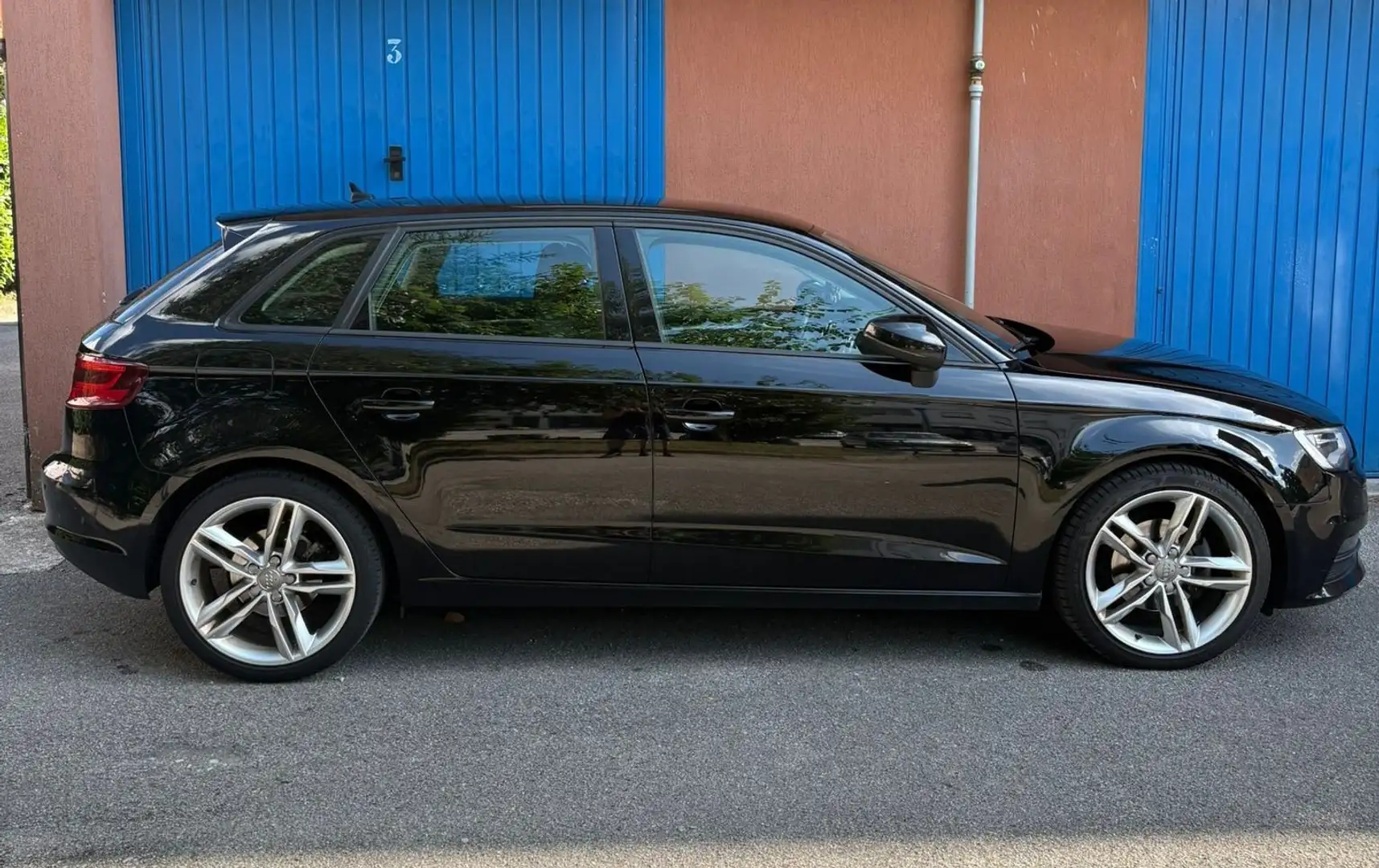 Audi A3 Sportback 1.6 tdi Attraction - 1