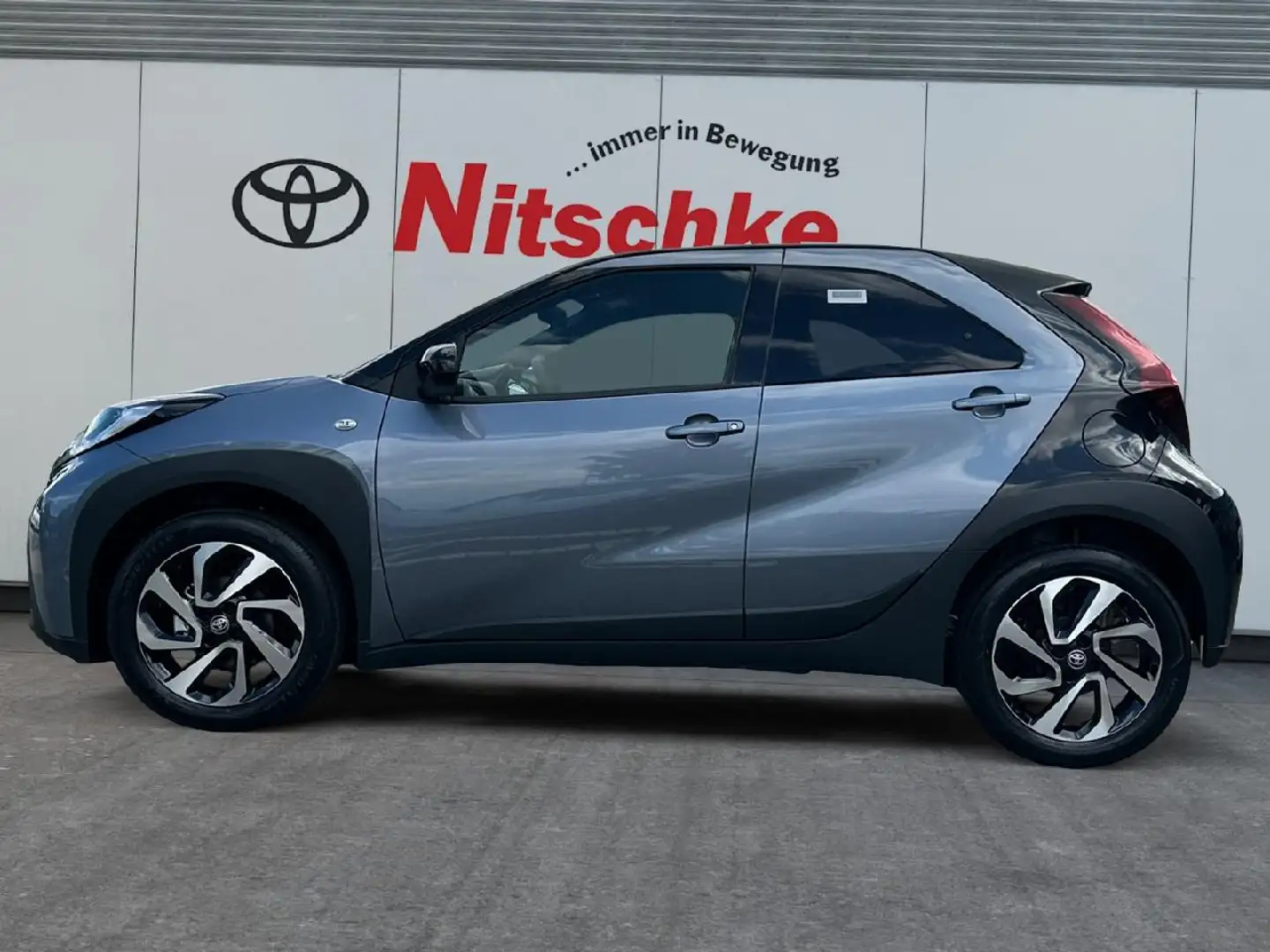 Toyota Aygo X Team D Gris - 2