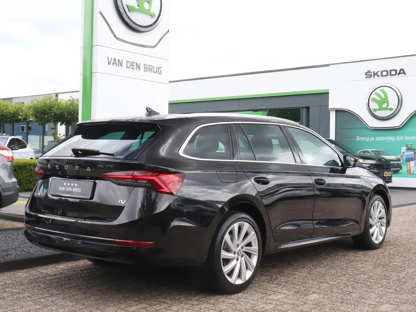 Skoda Octavia Combi 1.4 TSI iV 204pk PHEV Business Edition Plus Zwart - 2