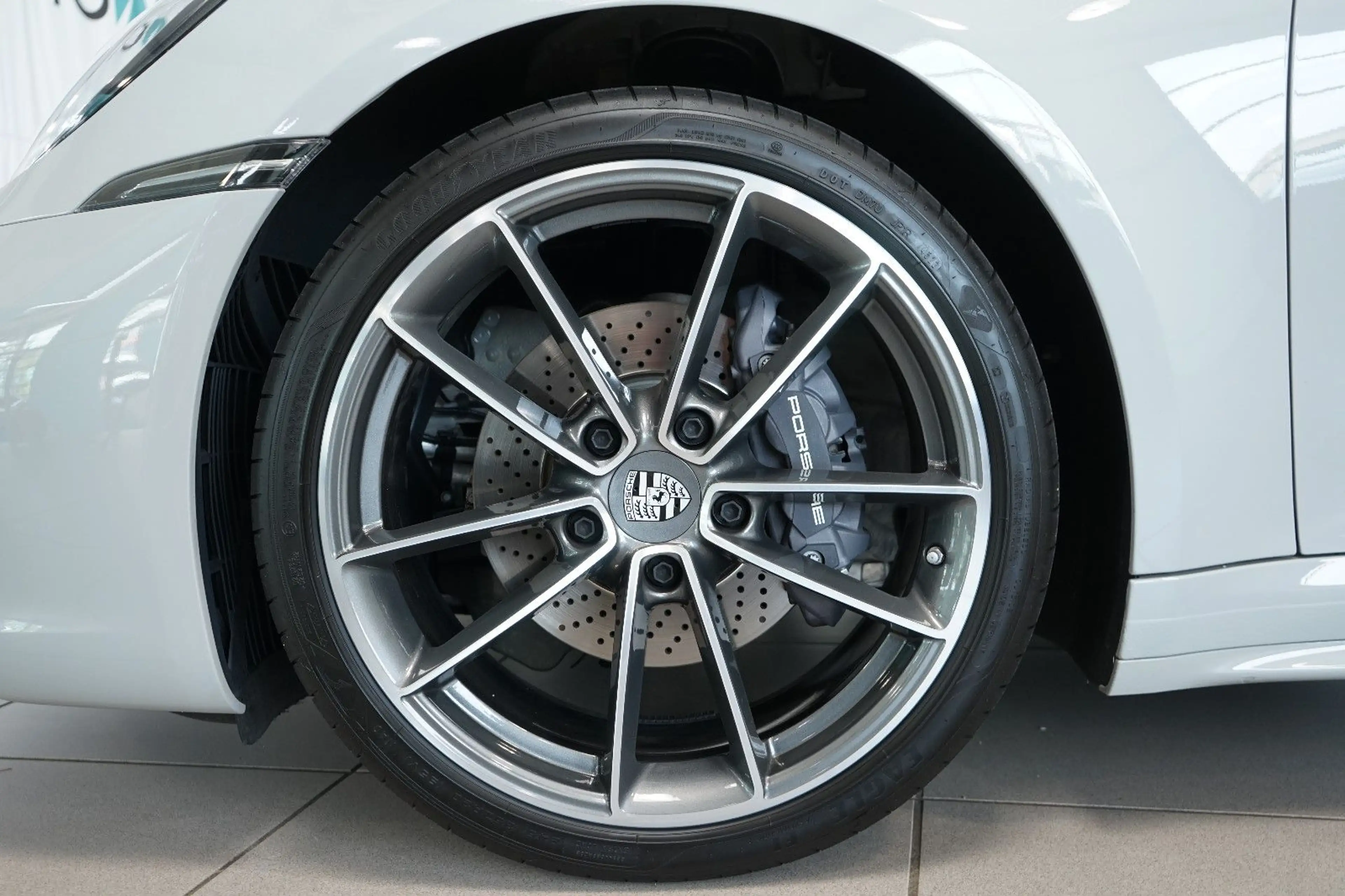 Porsche 992 911/992 Carrera Cabriolet Sport-Design+Approved — photo 13