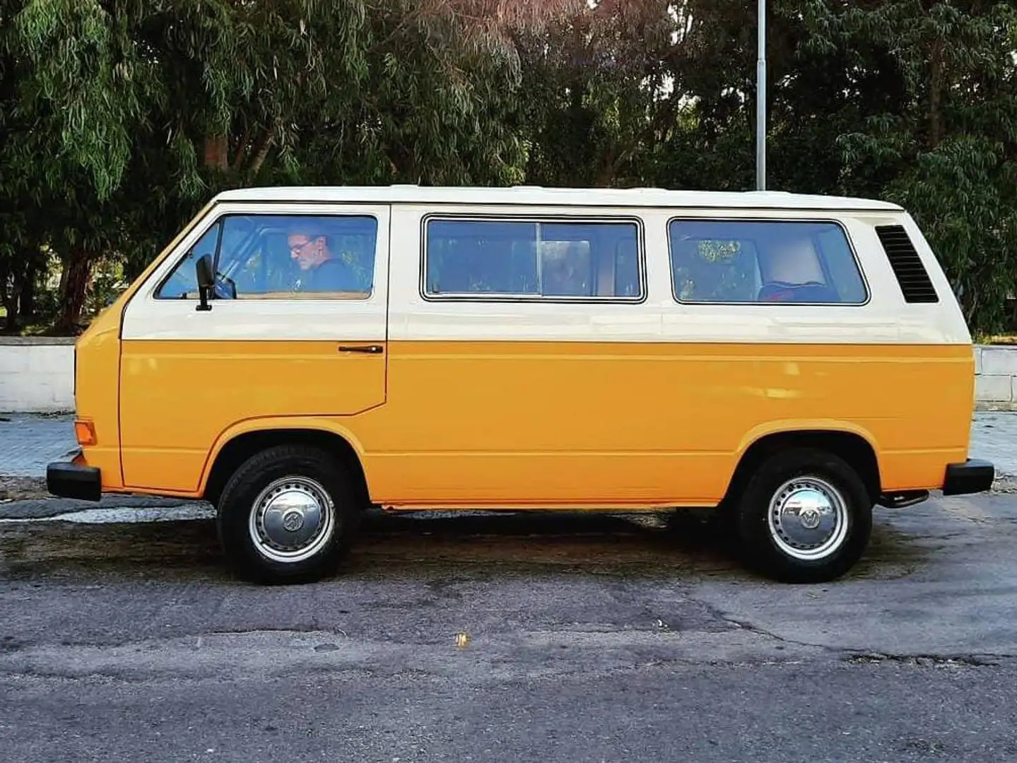 Volkswagen T3 Caravelle Giallo - 1