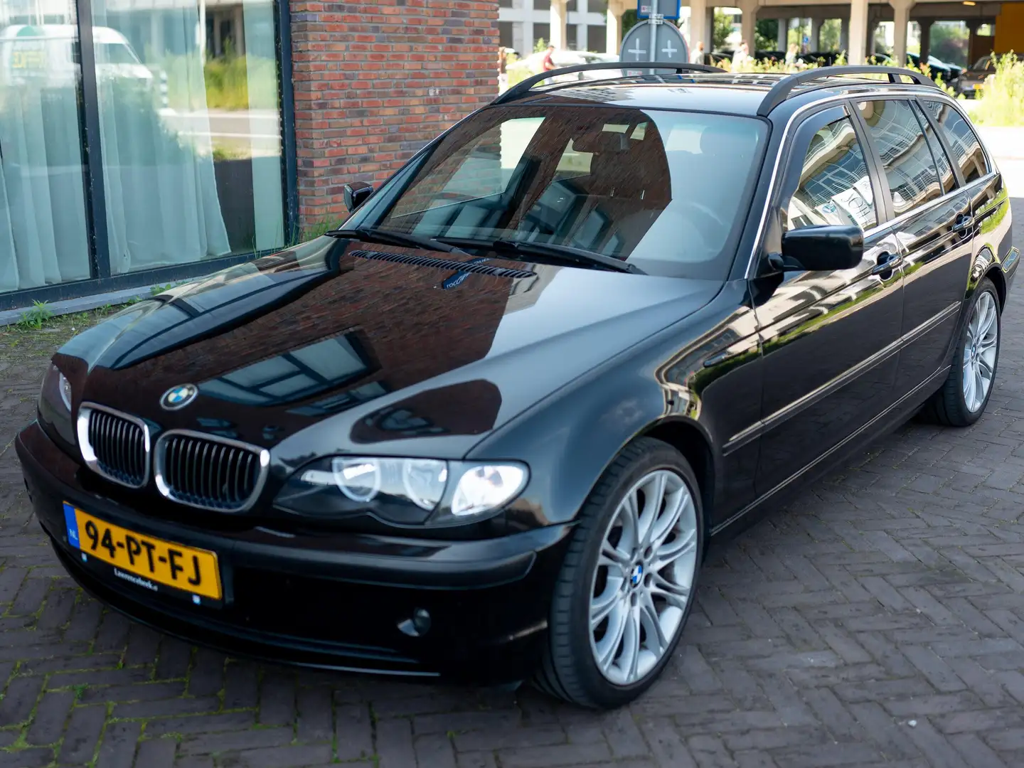 BMW 330 330 320i Special Edition Černá - 2