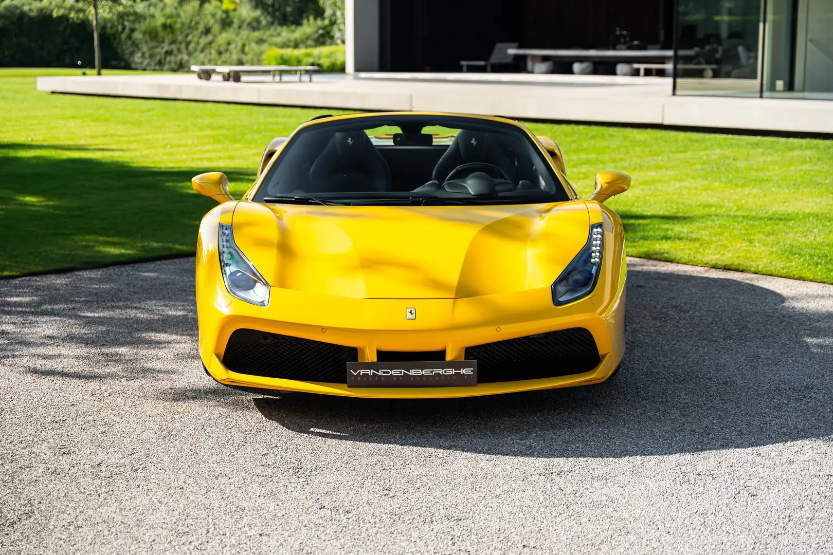 Ferrari 488 Spider/FIRST OWNER/BELGIAN CAR/FERRARI SERVICE/VAT Jaune - 2