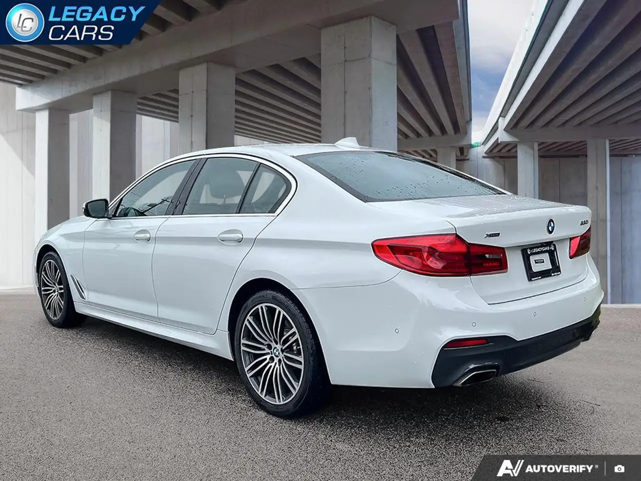 BMW 5 Series снимка BMW 5 Series