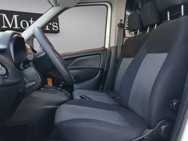 Fiat Doblo view 9