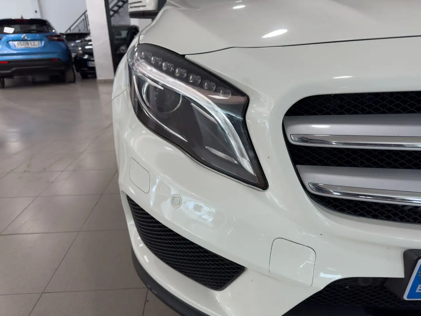 Mercedes-Benz GLA 220 220d AMG Line 7G-DCT Blanco - 2