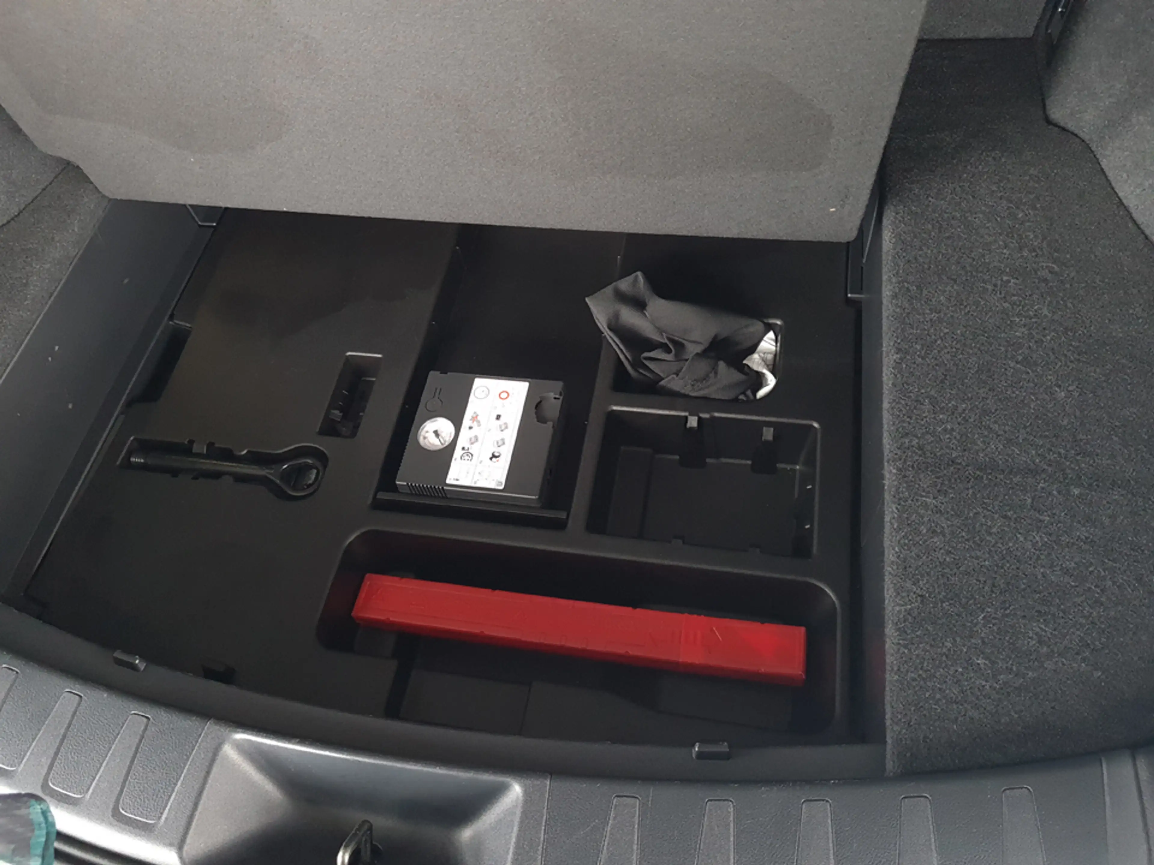 Lexus UX 250h 2.0 Style edition /Apple Carplay/Android auto/Adap — photo 10
