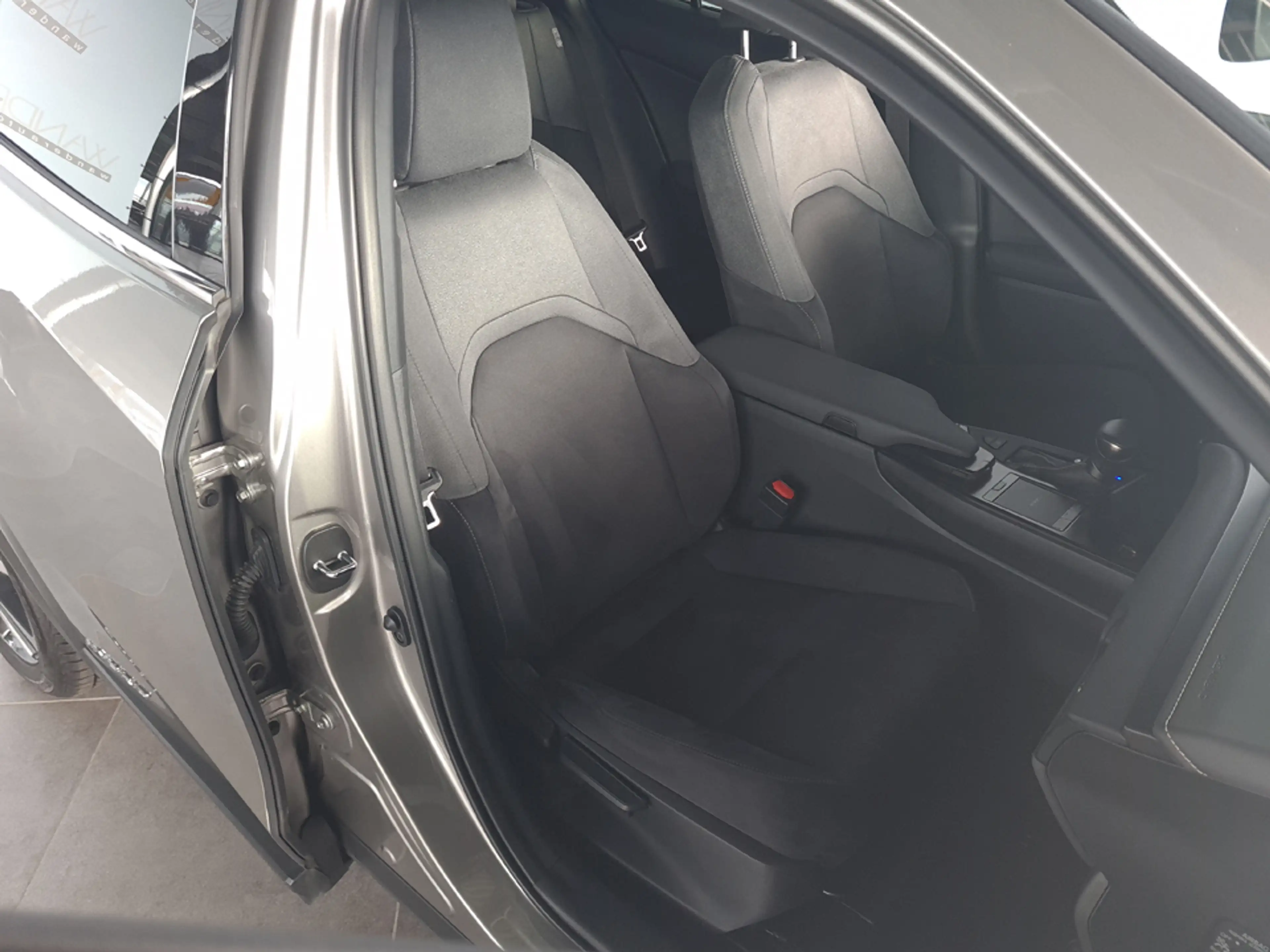 Lexus UX 250h 2.0 Style edition /Apple Carplay/Android auto/Adap — photo 26