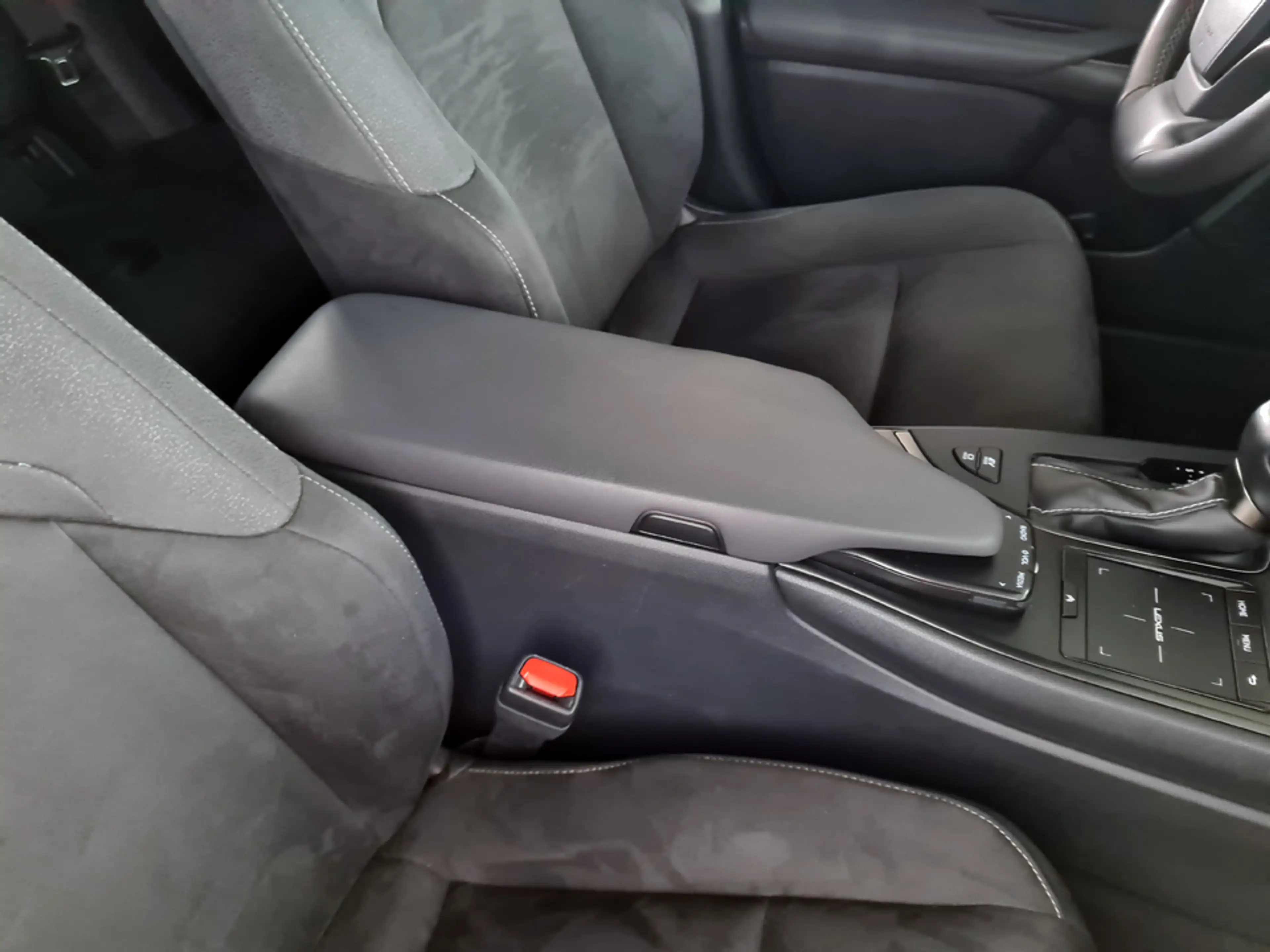 Lexus UX 250h 2.0 Style edition /Apple Carplay/Android auto/Adap — photo 38