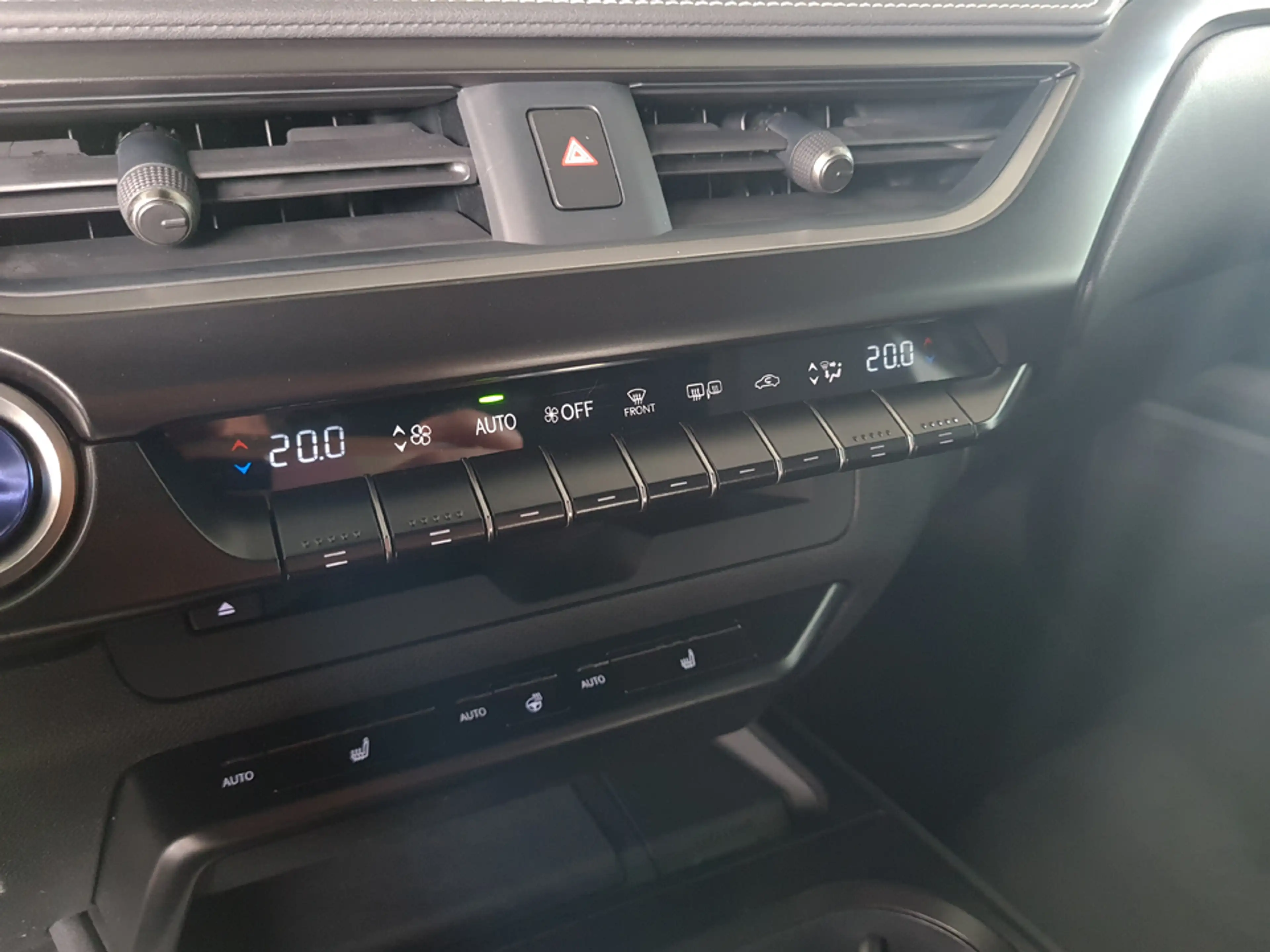 Lexus UX 250h 2.0 Style edition /Apple Carplay/Android auto/Adap — photo 19