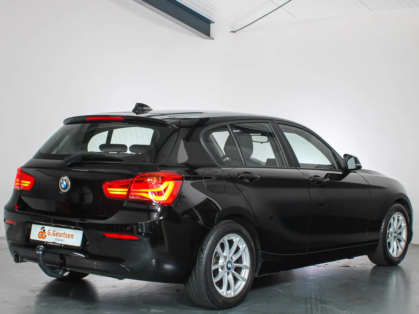BMW 118 1-serie 118i Corporate Lease Executive Trekhaak, C Negro - 2