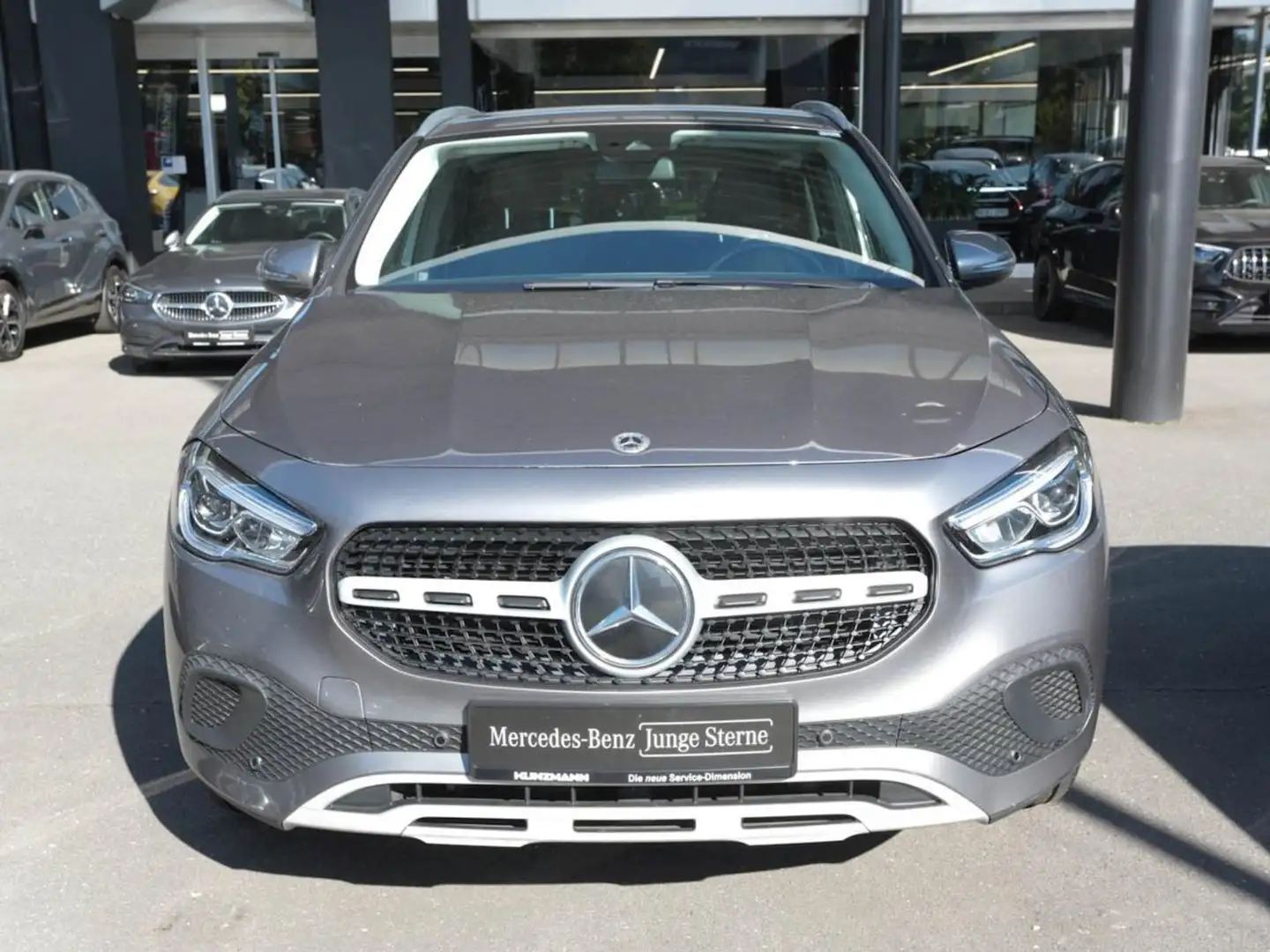 Mercedes-Benz GLA 180 d MBUX Navigation+ SpurH LED Sitzheizung Gris - 2