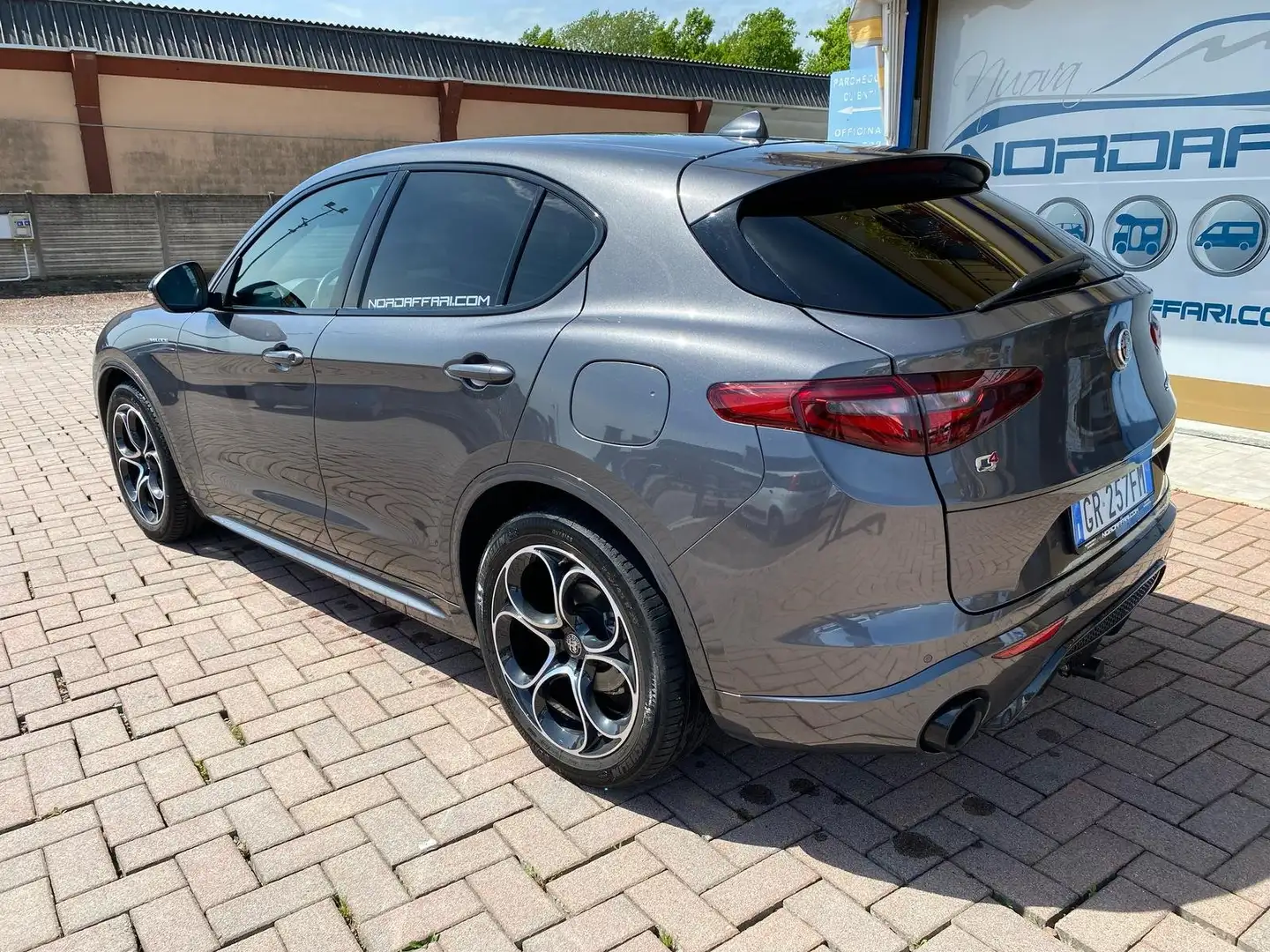 Alfa Romeo Stelvio Stelvio 2.2 t Veloce Ti Q4 210cv auto Grigio - 2