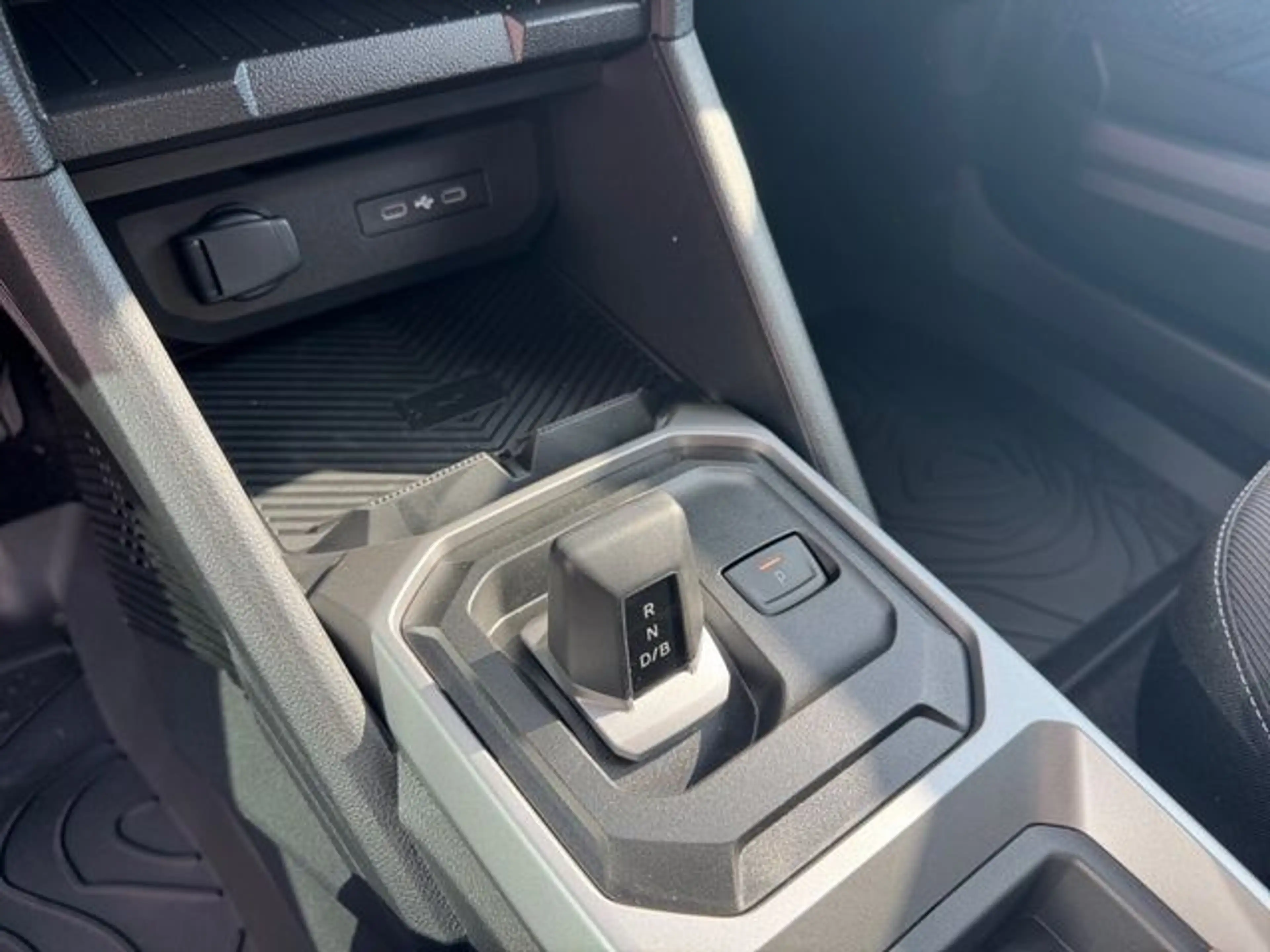 Dacia Duster Hybrid 140 Journey — photo 14