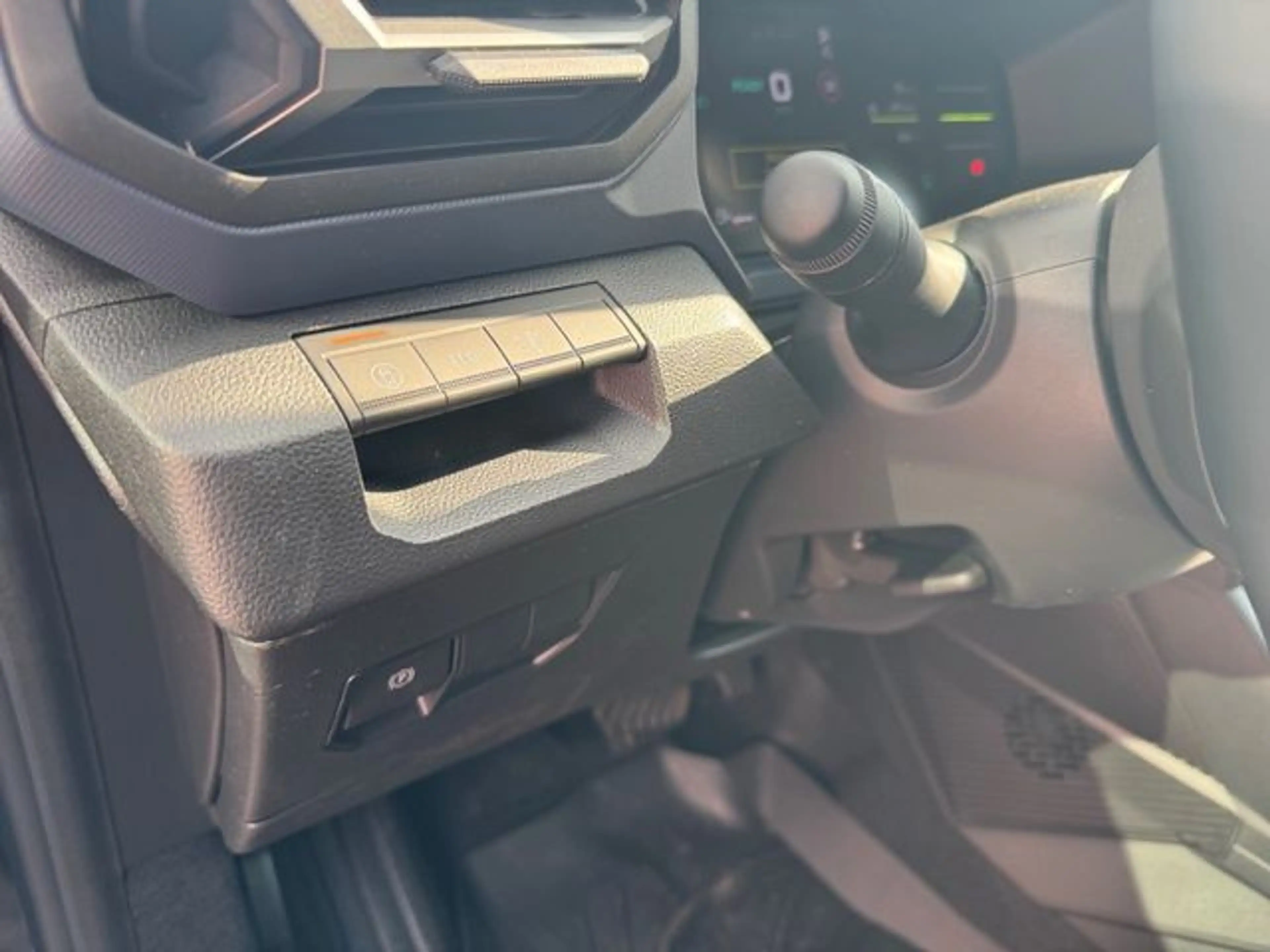 Dacia Duster Hybrid 140 Journey — photo 13