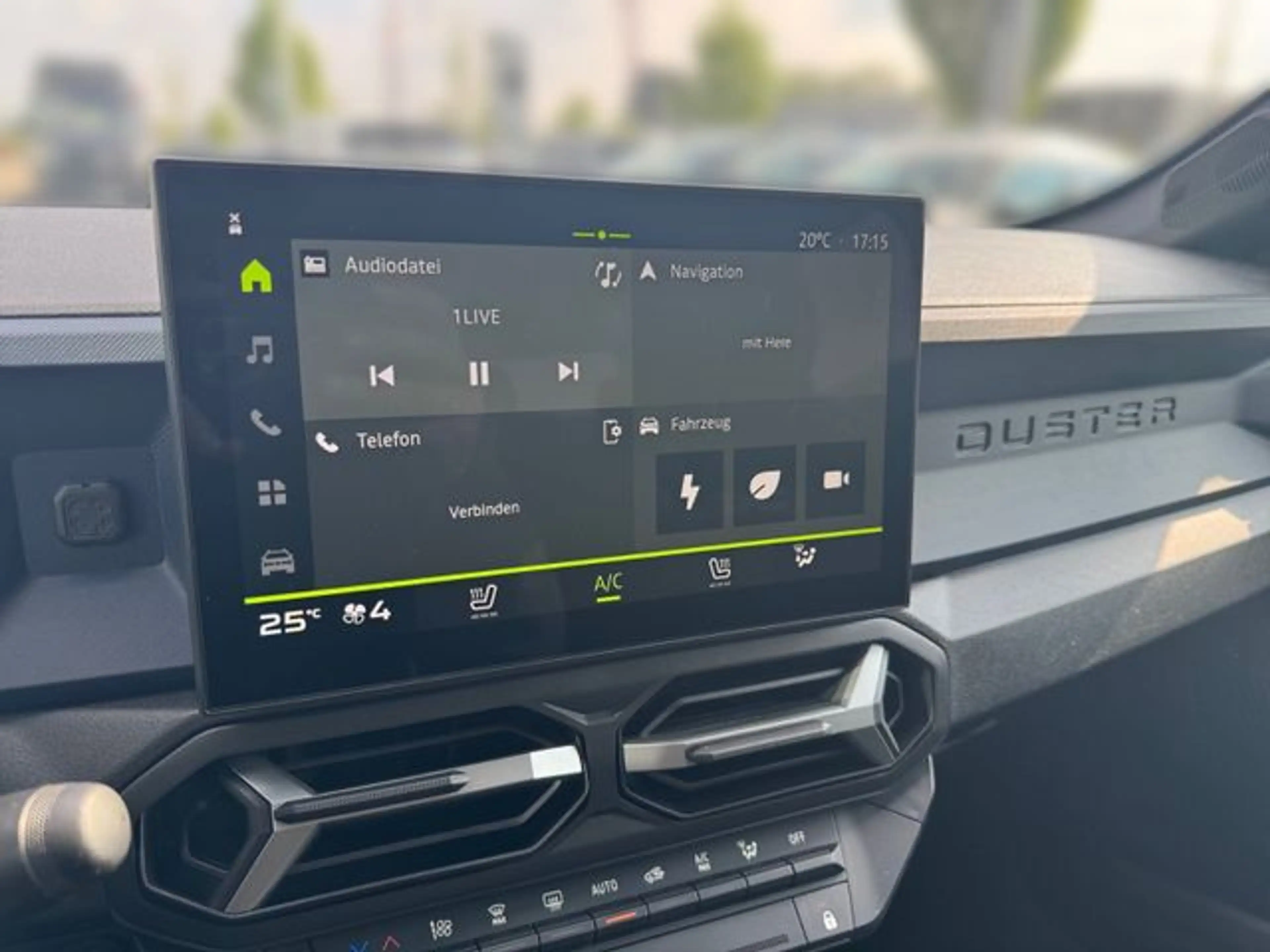 Dacia Duster Hybrid 140 Journey — photo 9