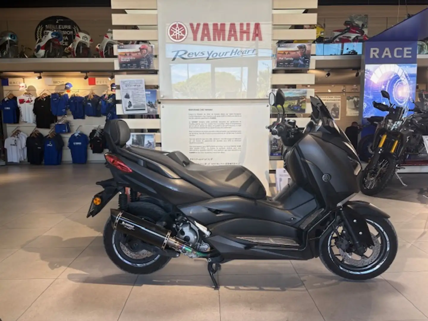 Yamaha X-Max 300 - 1