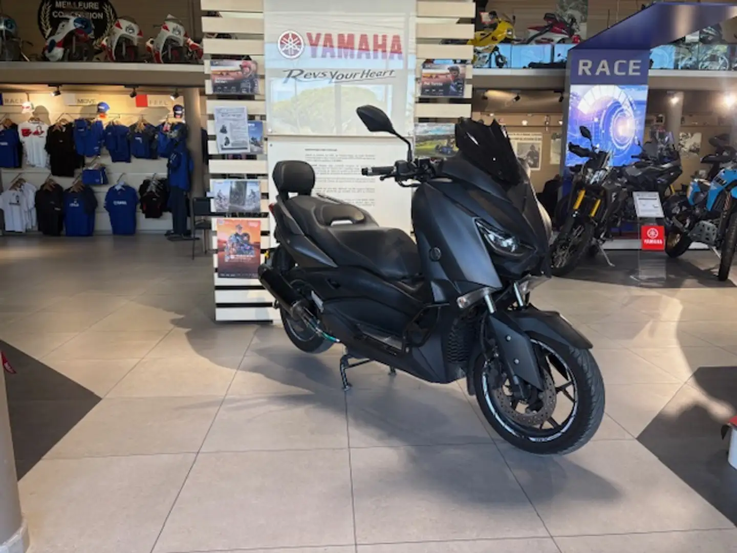 Yamaha X-Max 300 - 2