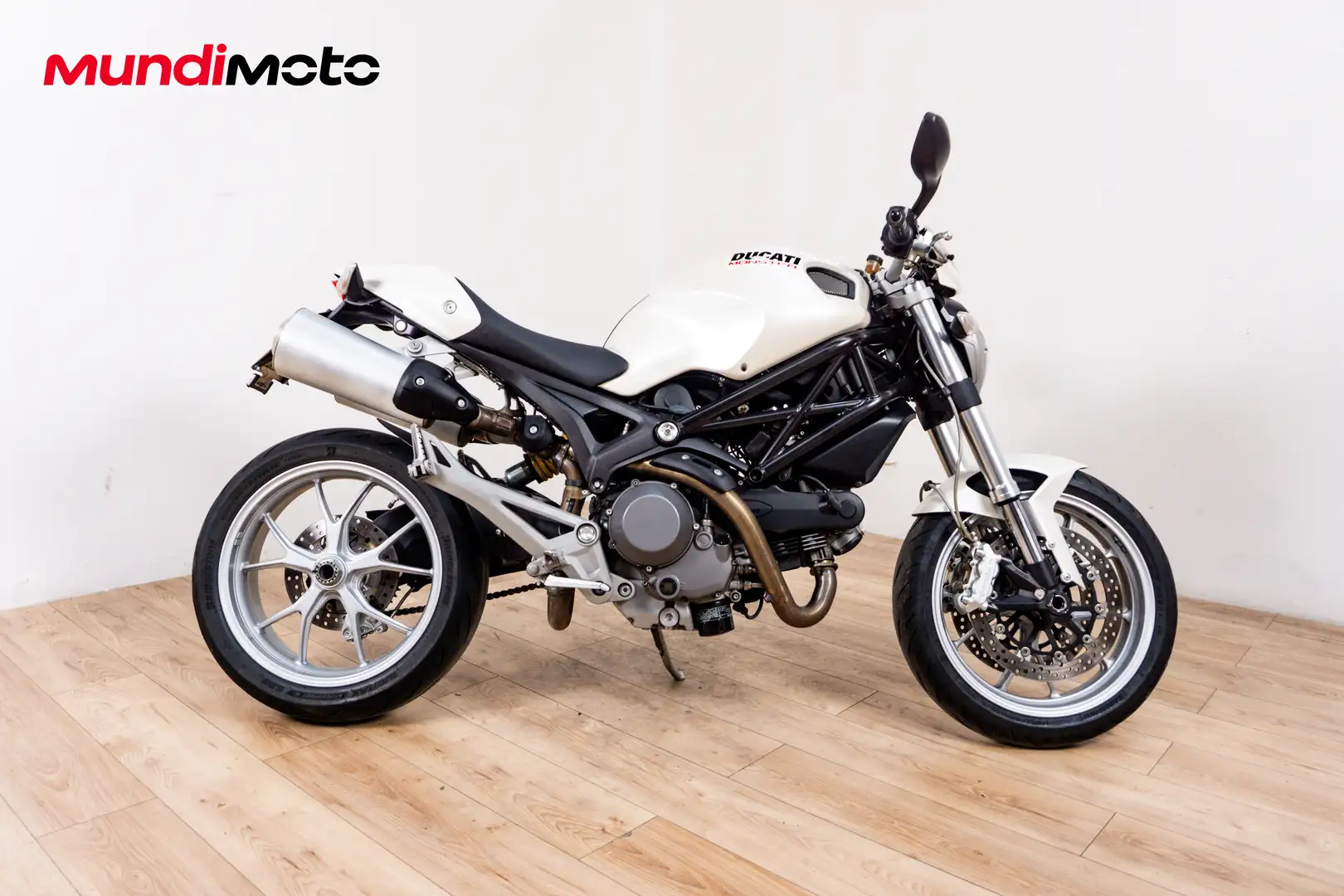 Ducati Monster 1100 - 1