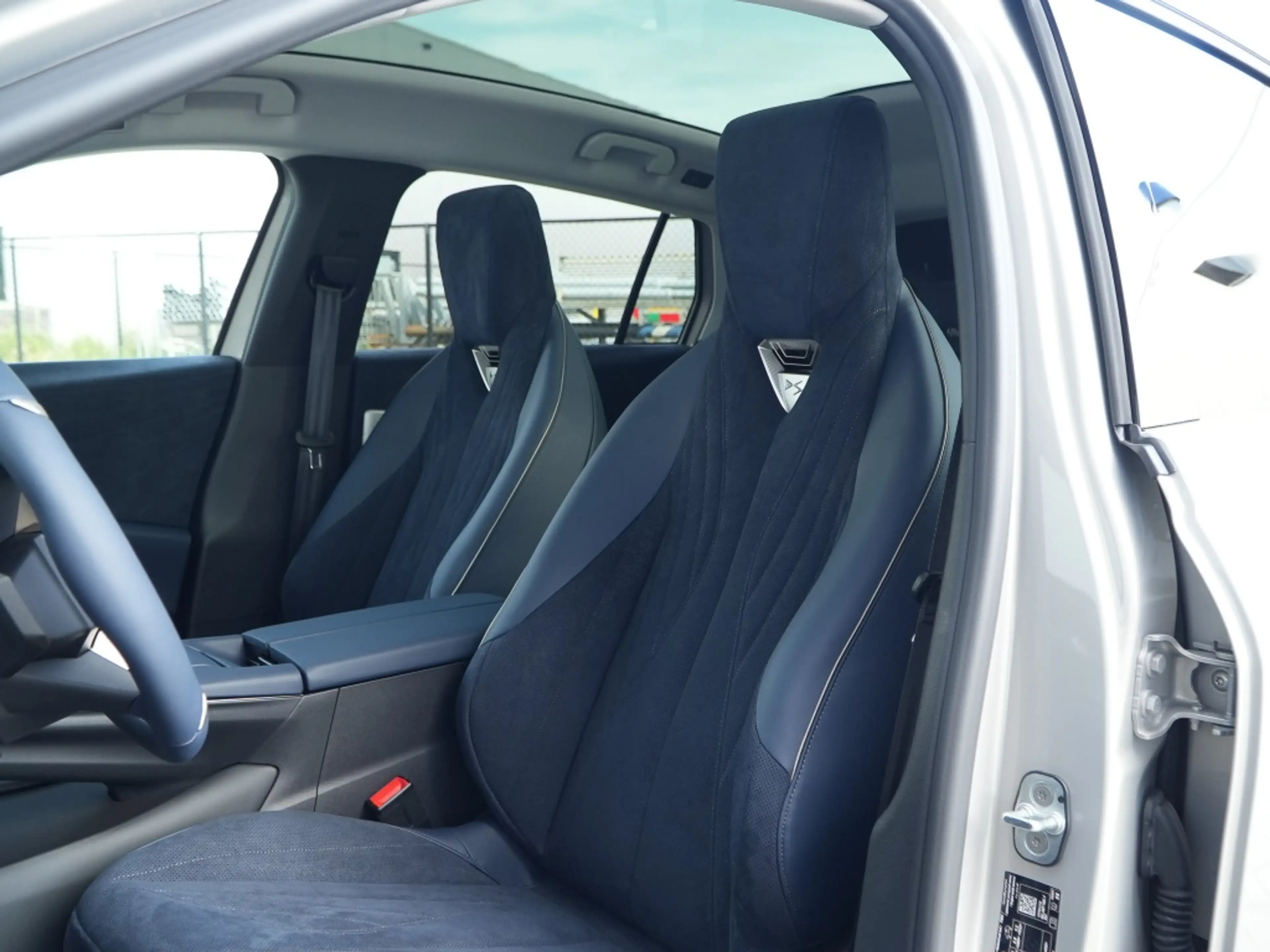 DS Automobiles DS 7 No E-Tense Etoile 74kWh | Pano | Focal | Comfort | — photo 13