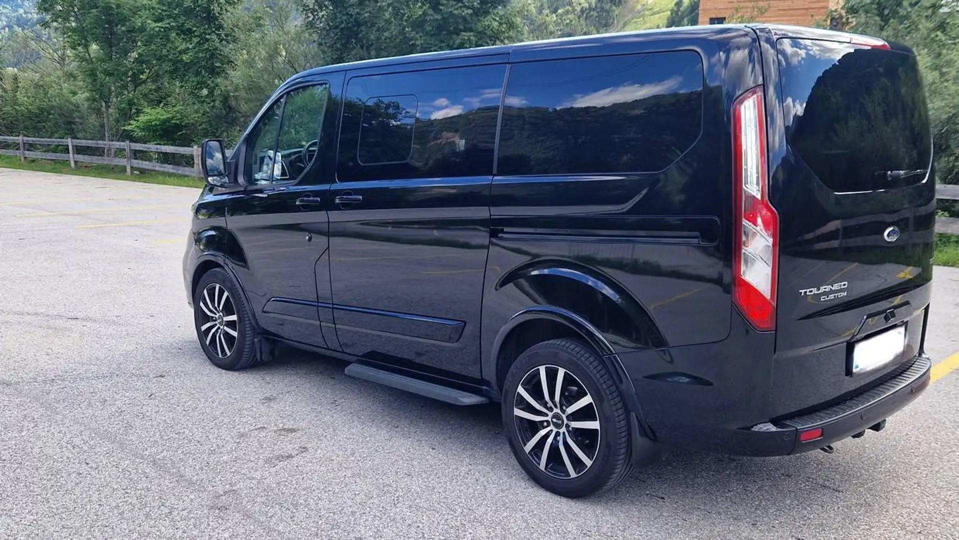 Ford Tourneo Custom Tourneo Custom 2,0 TDCi 310 L1 Titanium Titanium Schwarz - 2