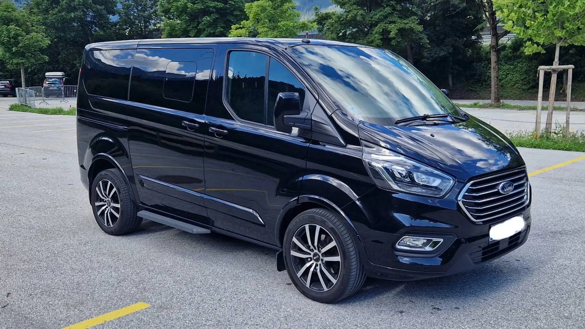 Ford Tourneo Custom Tourneo Custom 2,0 TDCi 310 L1 Titanium Titanium Schwarz - 1
