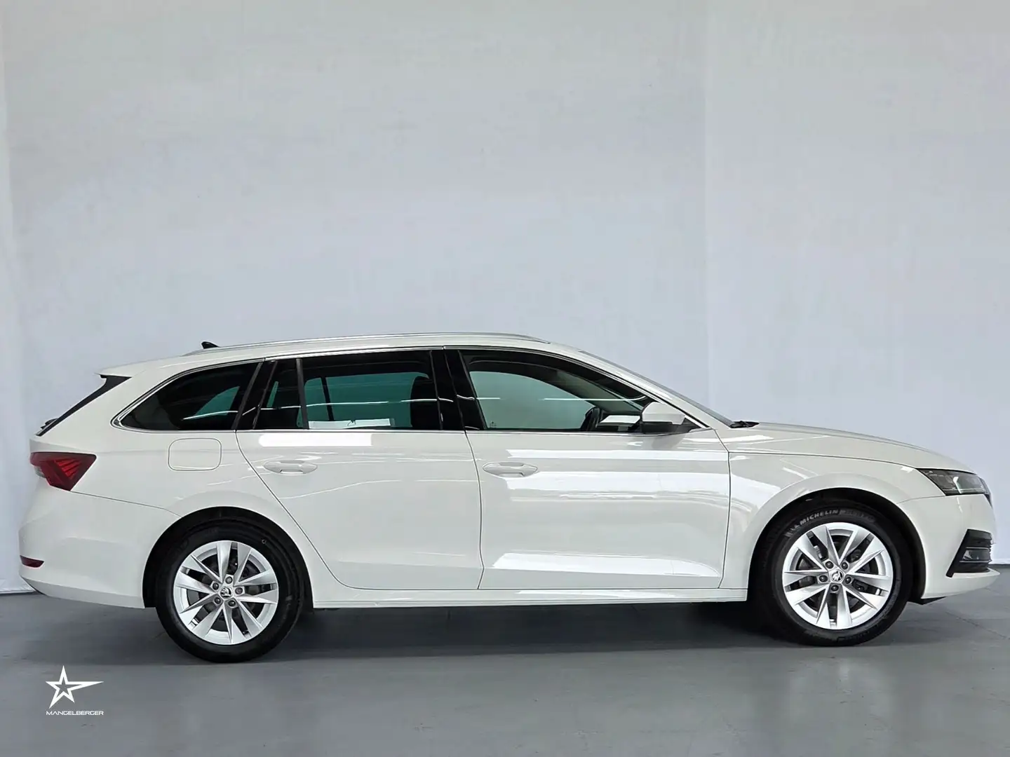 Skoda Octavia Combi 2,0 TDI Style DSG ** ACC HeadUp Kamera Navi Weiß - 2