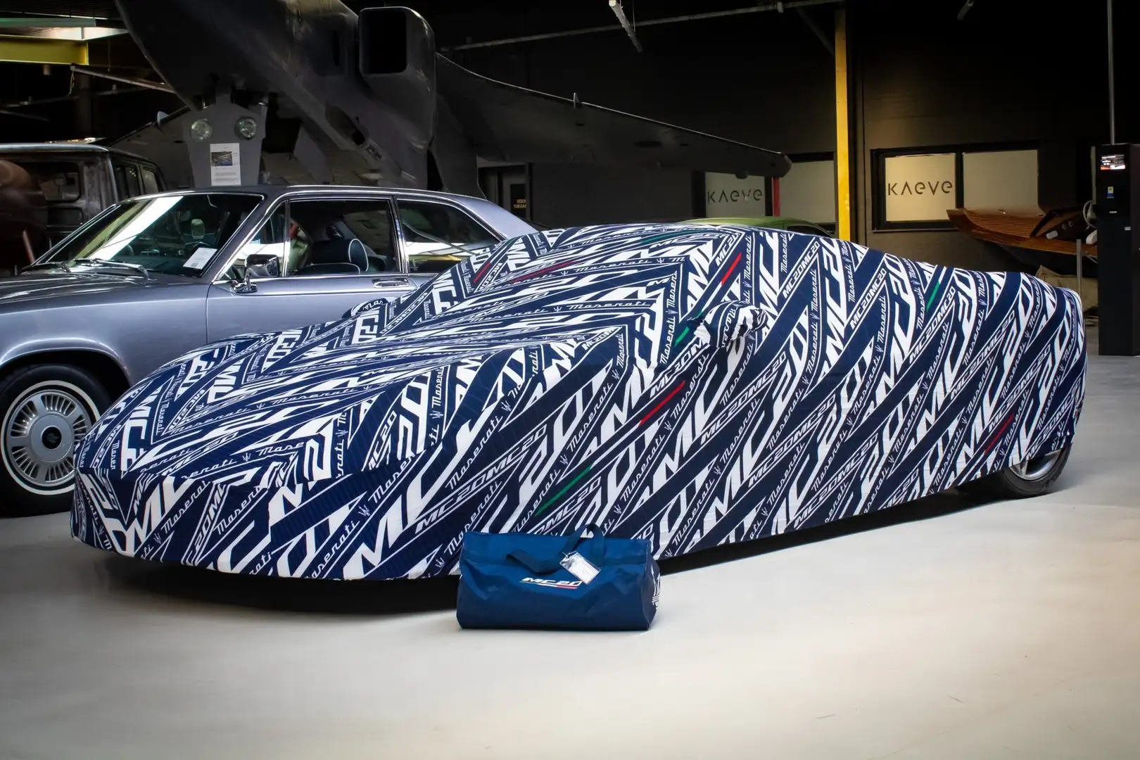 Maserati MC20 Indoor car cover – camouflage – nieuwstaat - 1