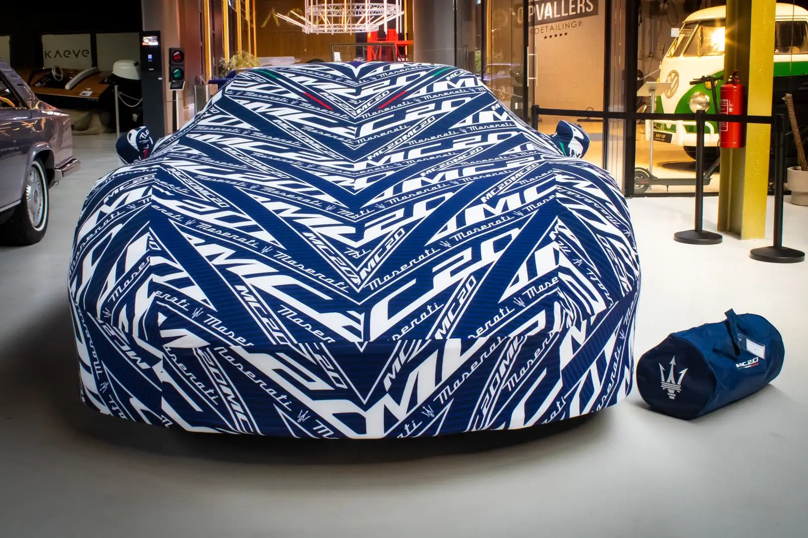 Maserati MC20 Indoor car cover – camouflage – nieuwstaat - 2