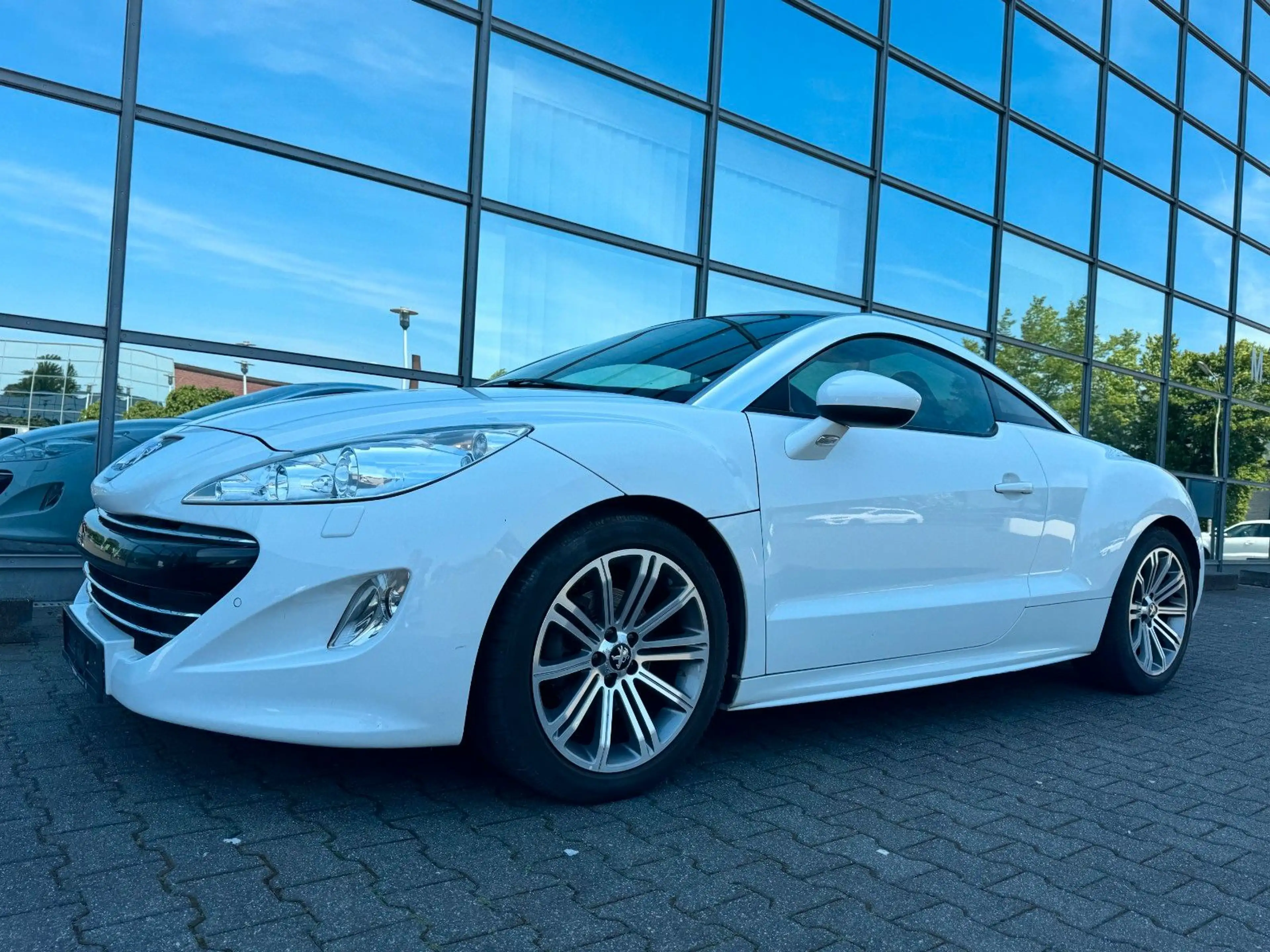 Peugeot RCZ Sport Leder Navi PDC — photo 12