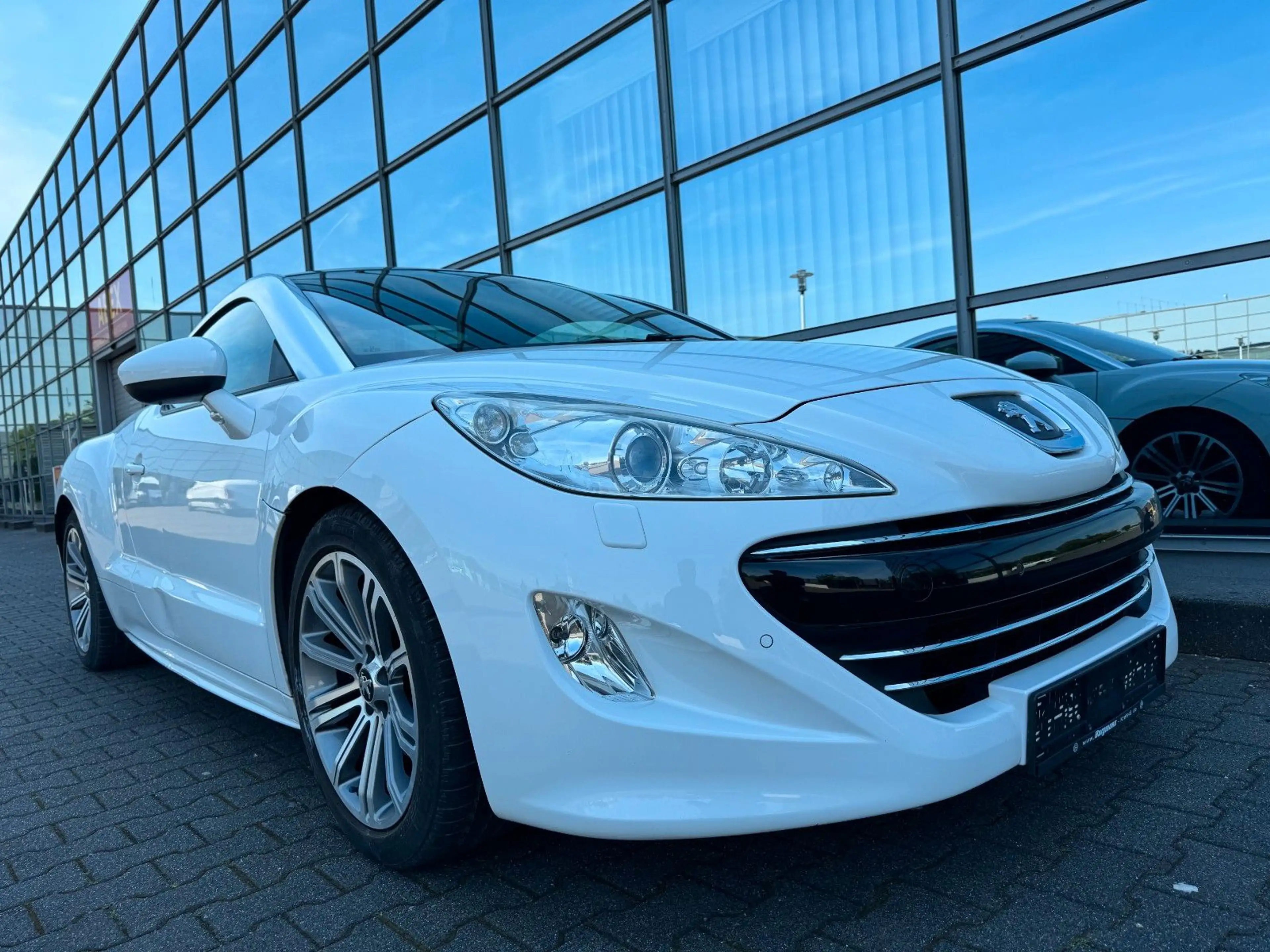 Peugeot RCZ Sport Leder Navi PDC — photo 15
