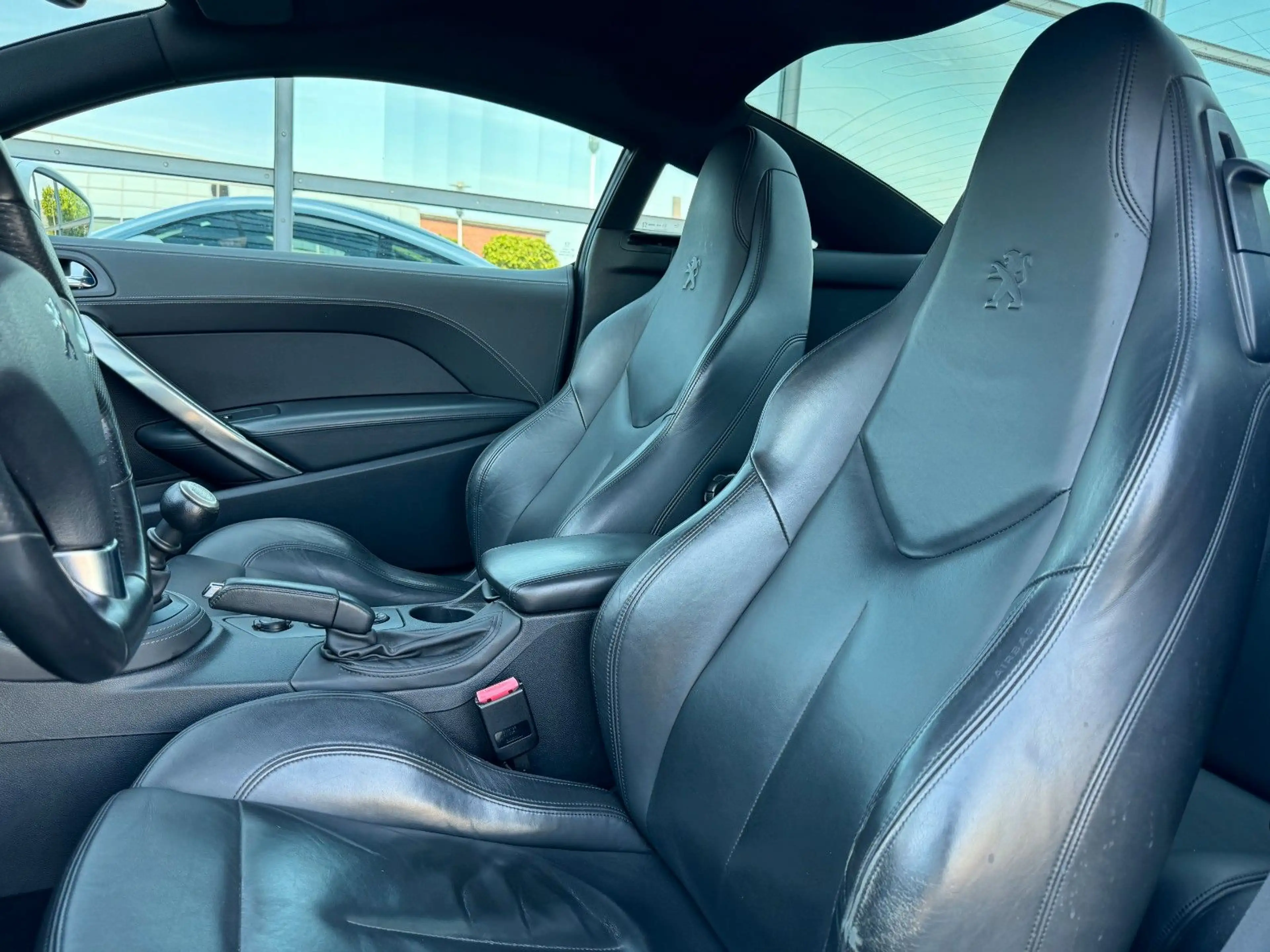 Peugeot RCZ Sport Leder Navi PDC — photo 9