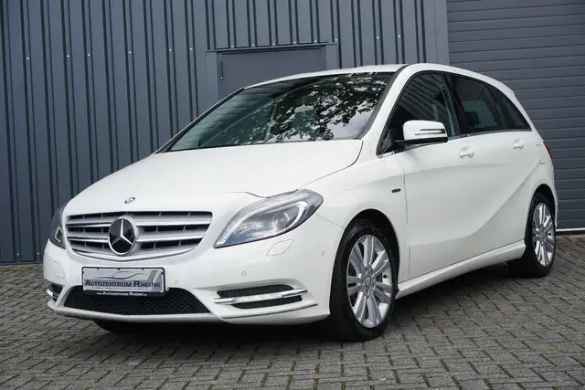 Mercedes-Benz B Class view 3