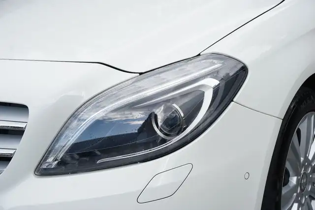 Mercedes-Benz B Class view 10