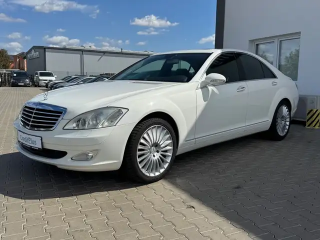 Mercedes-Benz S Class view 3
