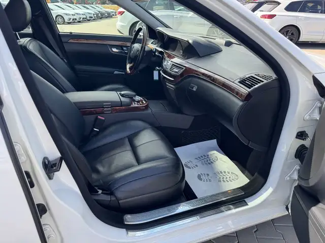Mercedes-Benz S-Class view 19