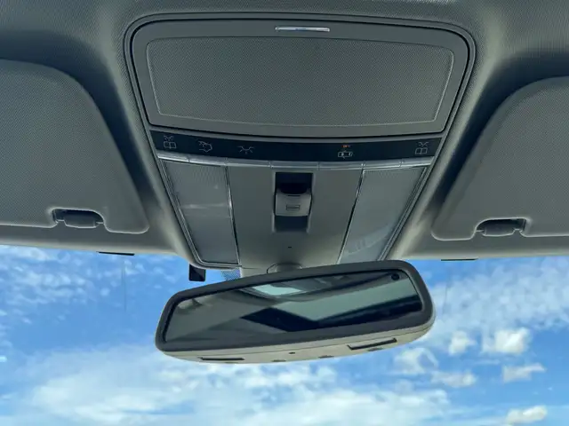 Mercedes-Benz S-Class view 16