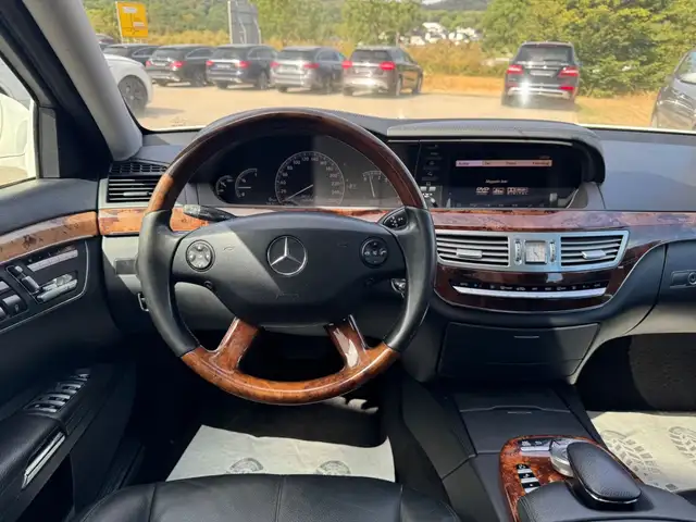 Mercedes-Benz S Class view 12