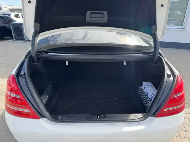 Mercedes-Benz S-Class view 26