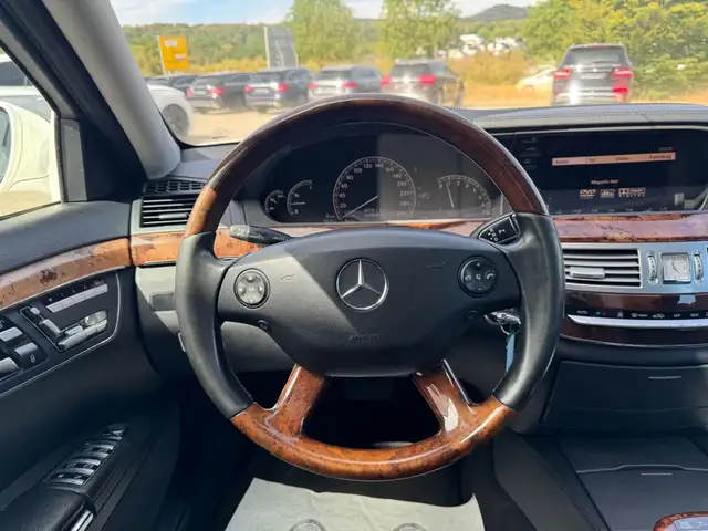 Mercedes-Benz S Class view 13