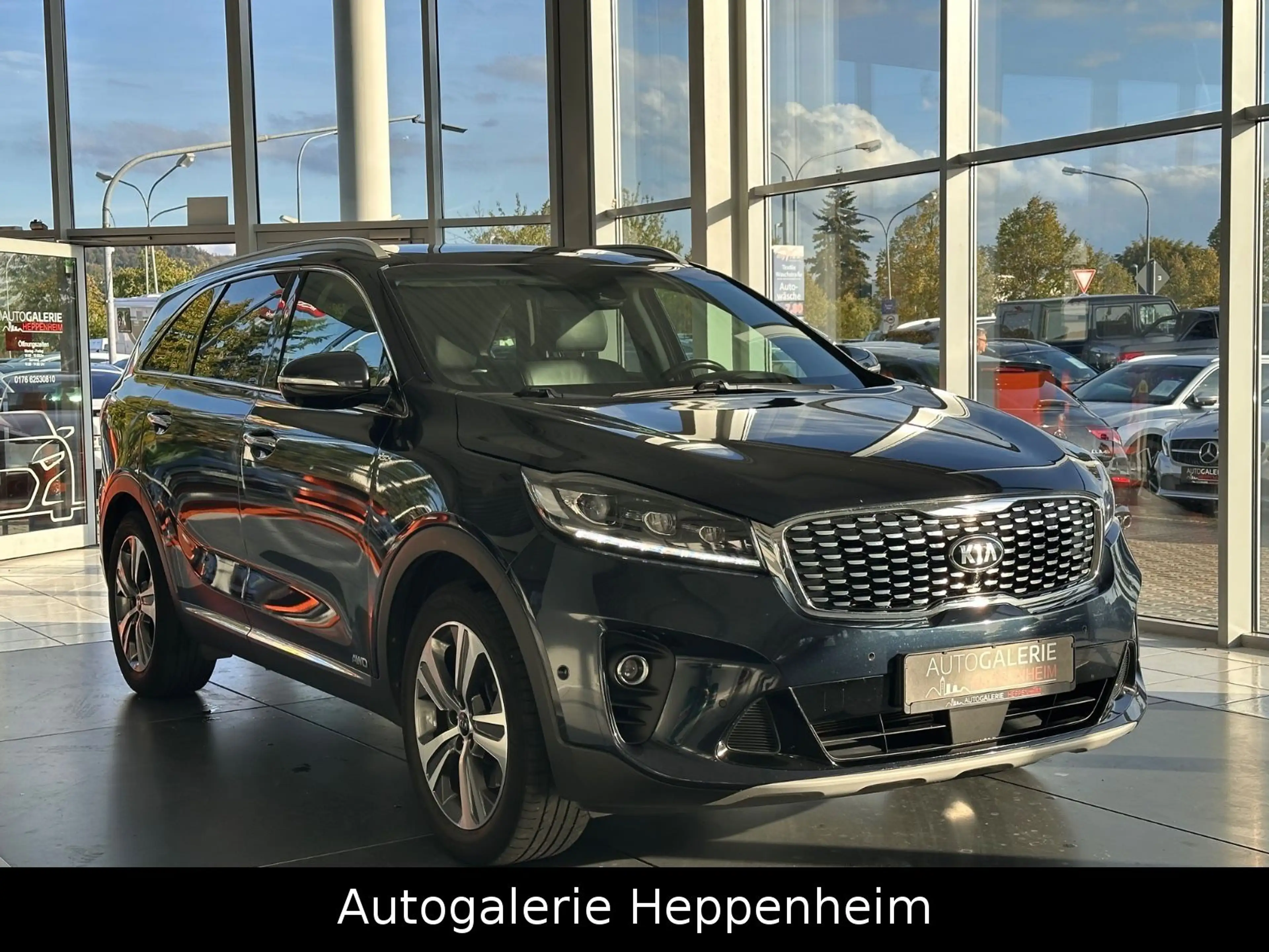 Kia Sorento Platinum Edition 4WD — photo 3