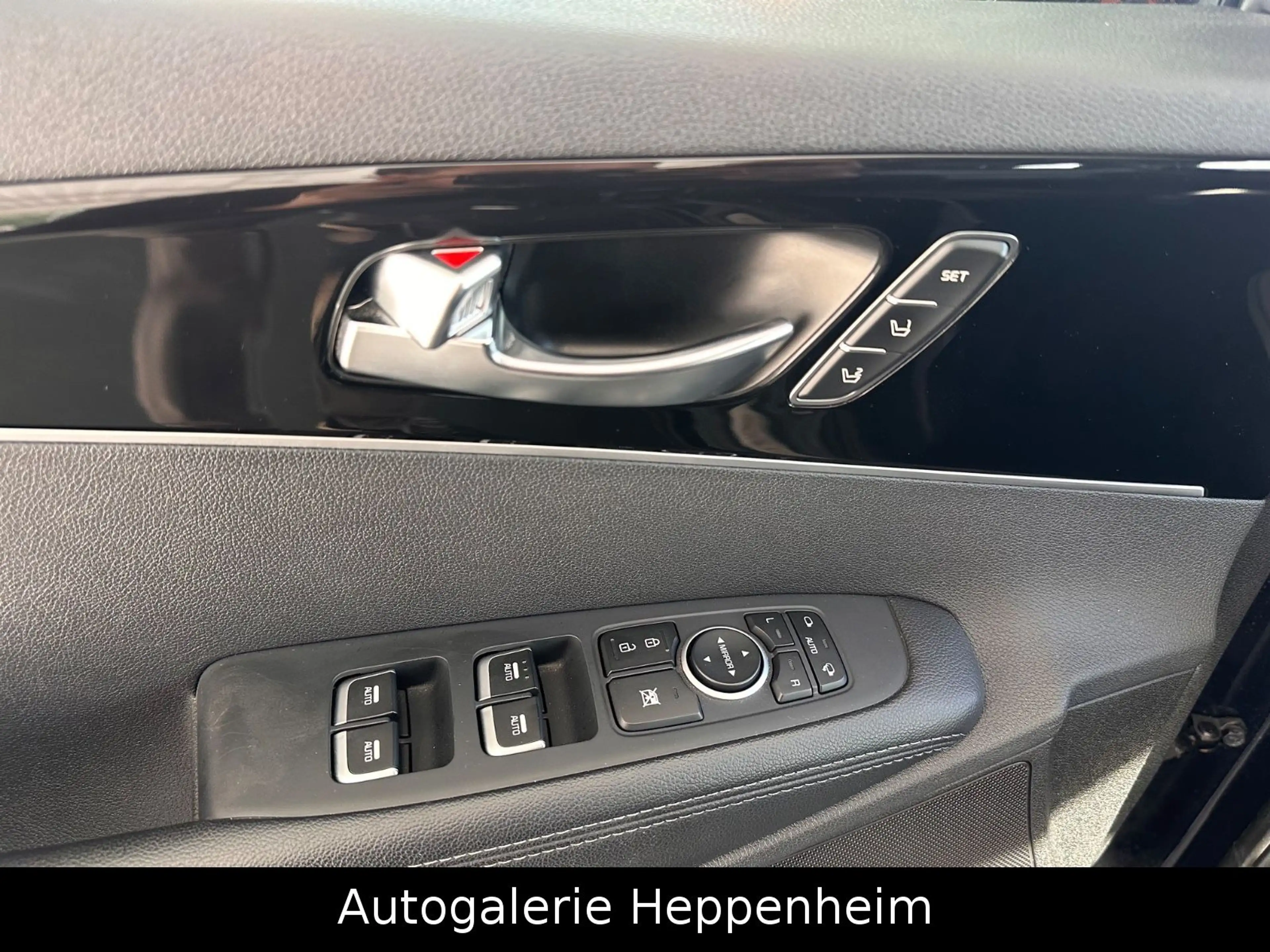 Kia Sorento Platinum Edition 4WD — photo 15