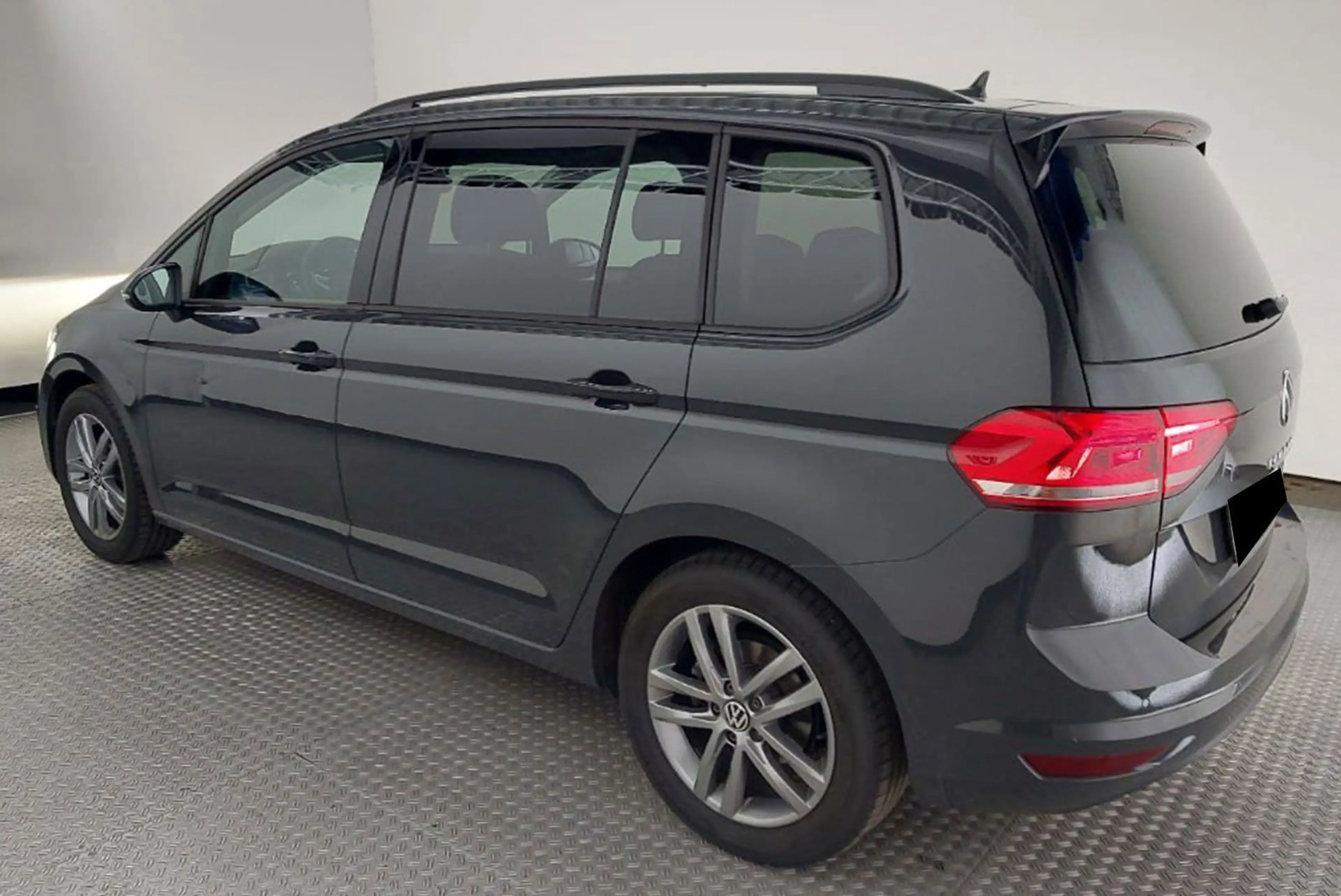 Volkswagen Touran 1,5 IQ.LIGHT+Kamera+Panorama+7-Sitzer+AHK — photo 4