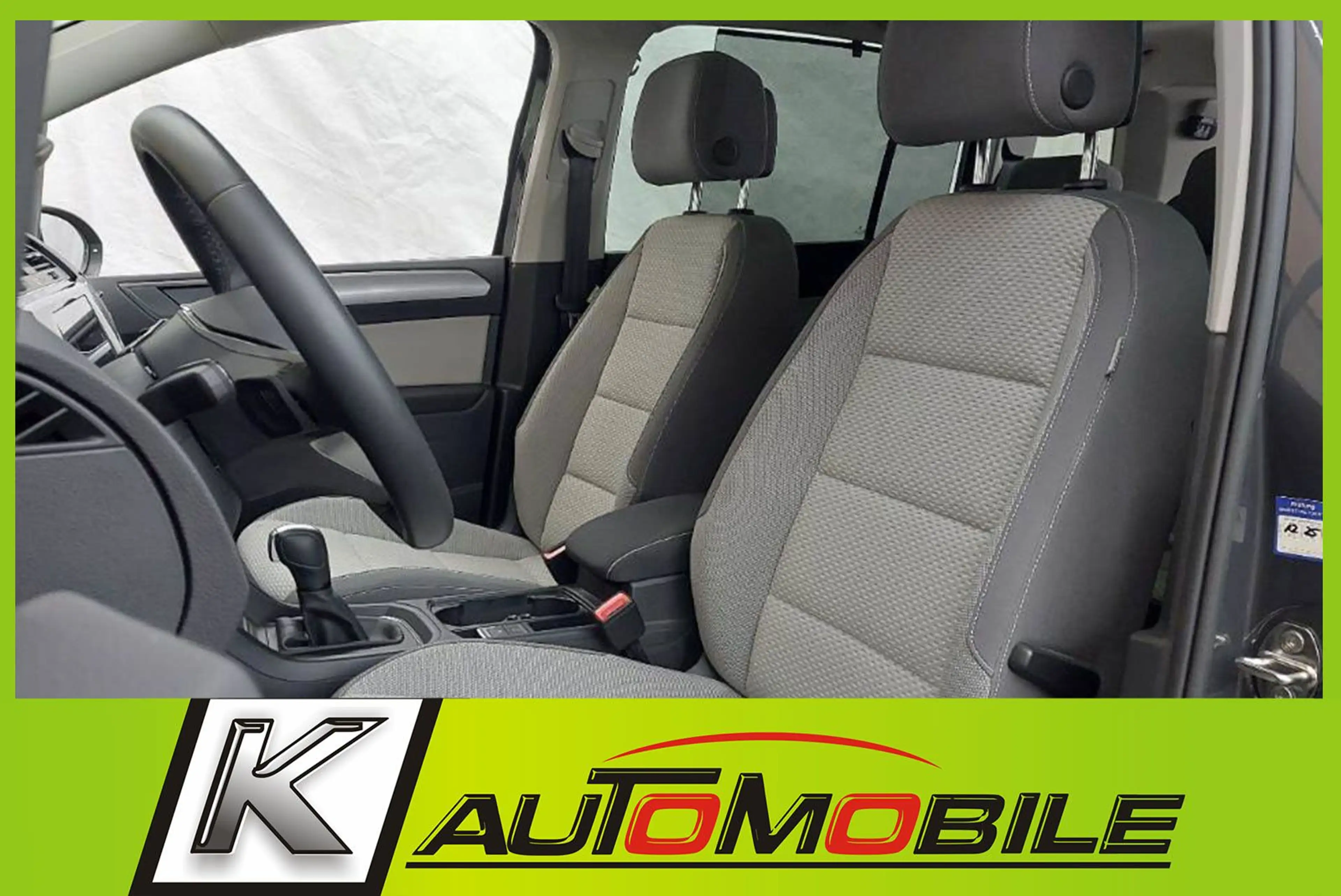Volkswagen Touran 1,5 IQ.LIGHT+Kamera+Panorama+7-Sitzer+AHK — photo 9
