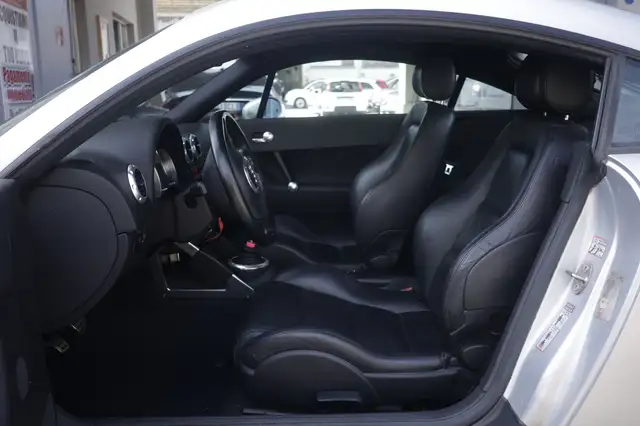 Audi TT view 15