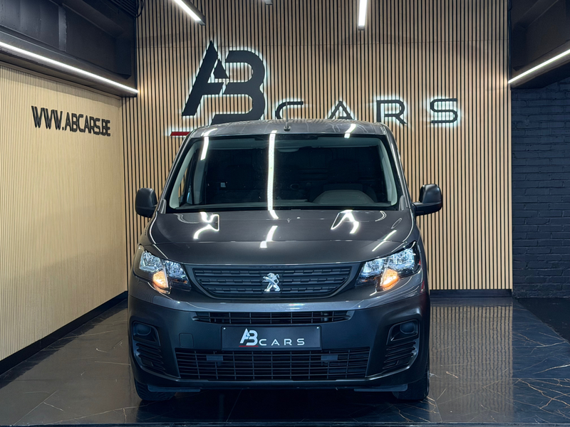 Peugeot Partner 1.5 BLUEHDI UTILITAIRE 49MKM ** UTILITAIRE ** GARANTIE 12 MOIS — photo 2