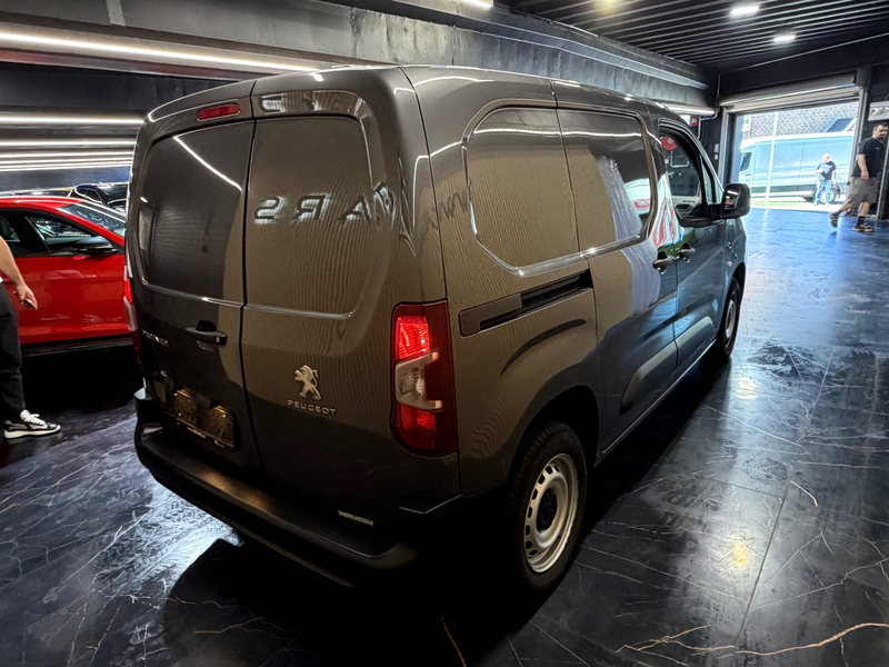 Peugeot Partner 1.5 BLUEHDI UTILITAIRE 49MKM ** UTILITAIRE ** GARANTIE 12 MOIS — photo 5