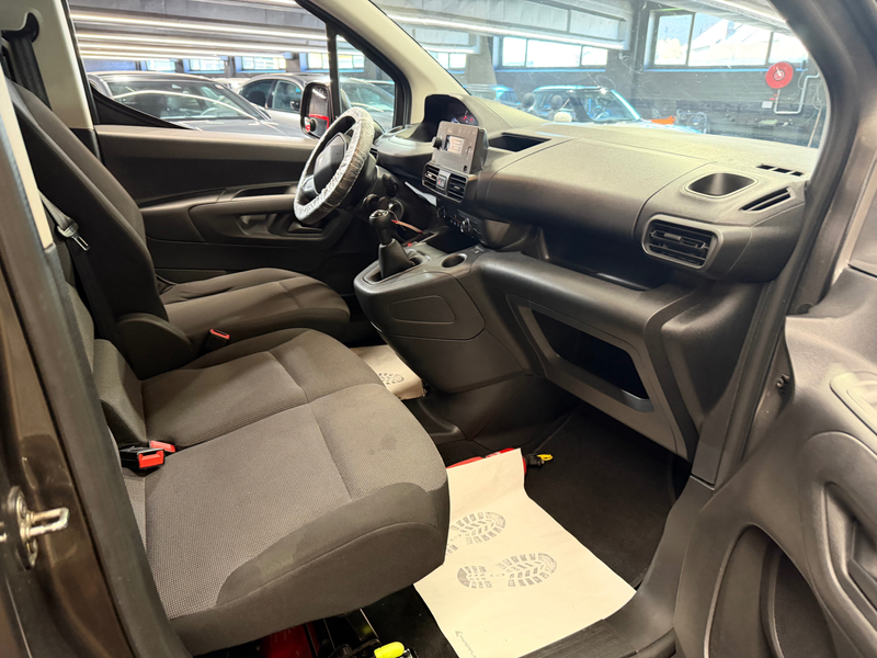 Peugeot Partner 1.5 BLUEHDI UTILITAIRE 49MKM ** UTILITAIRE ** GARANTIE 12 MOIS — photo 12