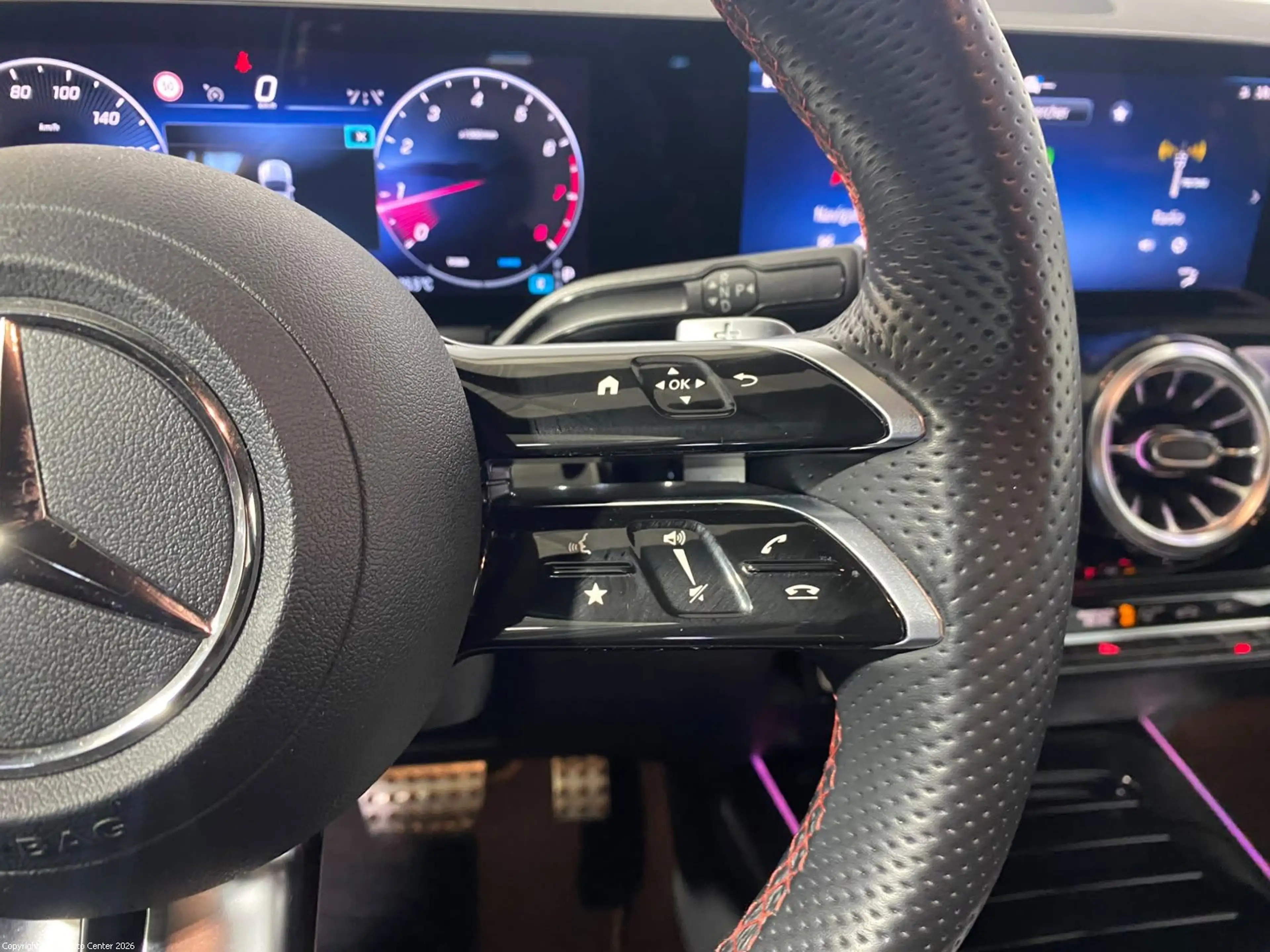 Mercedes-Benz GLA 180 AMG LINE | BURMESTER | CAMERA 360 | A.C.C. — photo 14