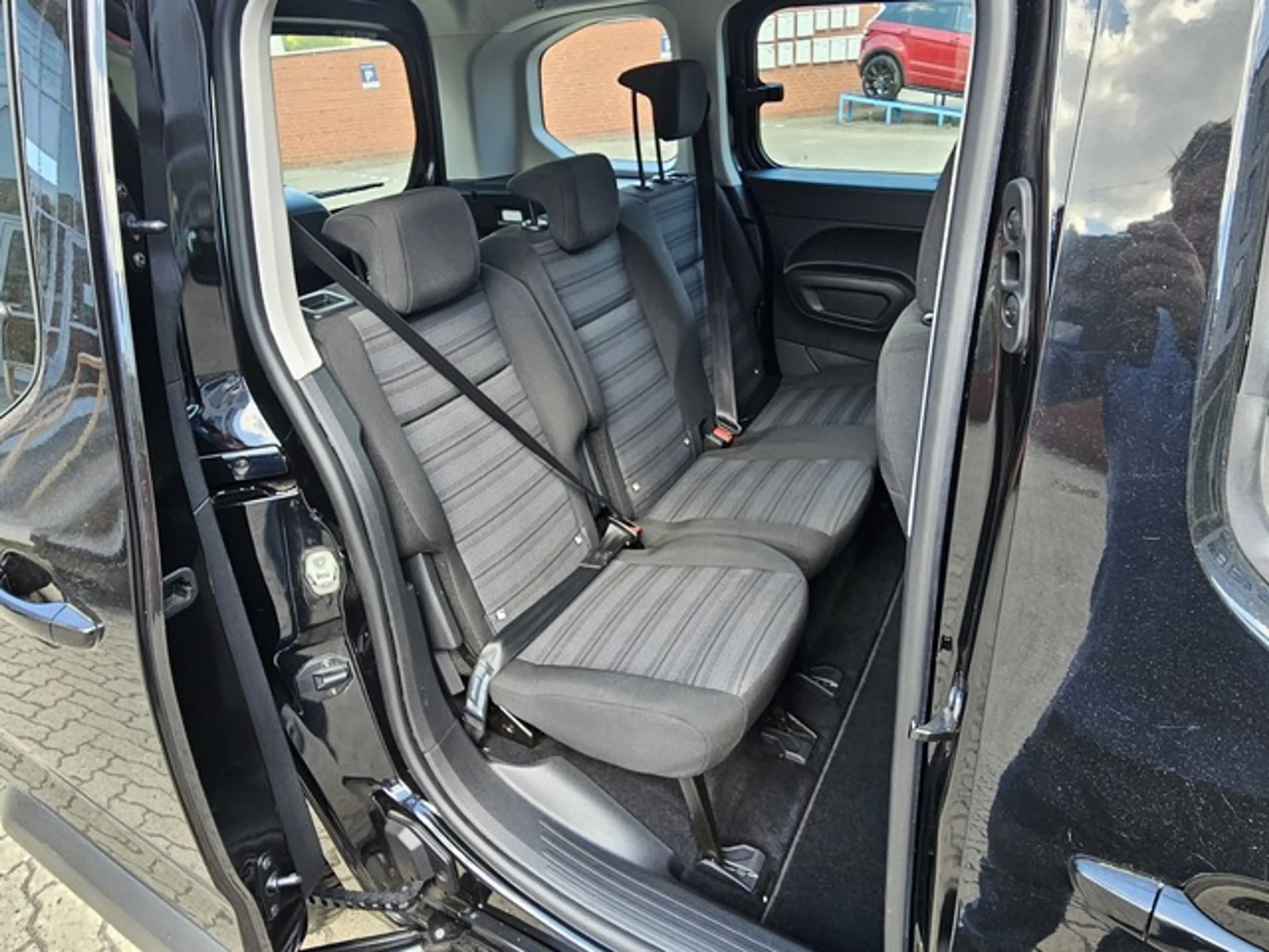 Opel Combo Life 1.5D Selection,Navi,PDC,AHK,VOLL — photo 15